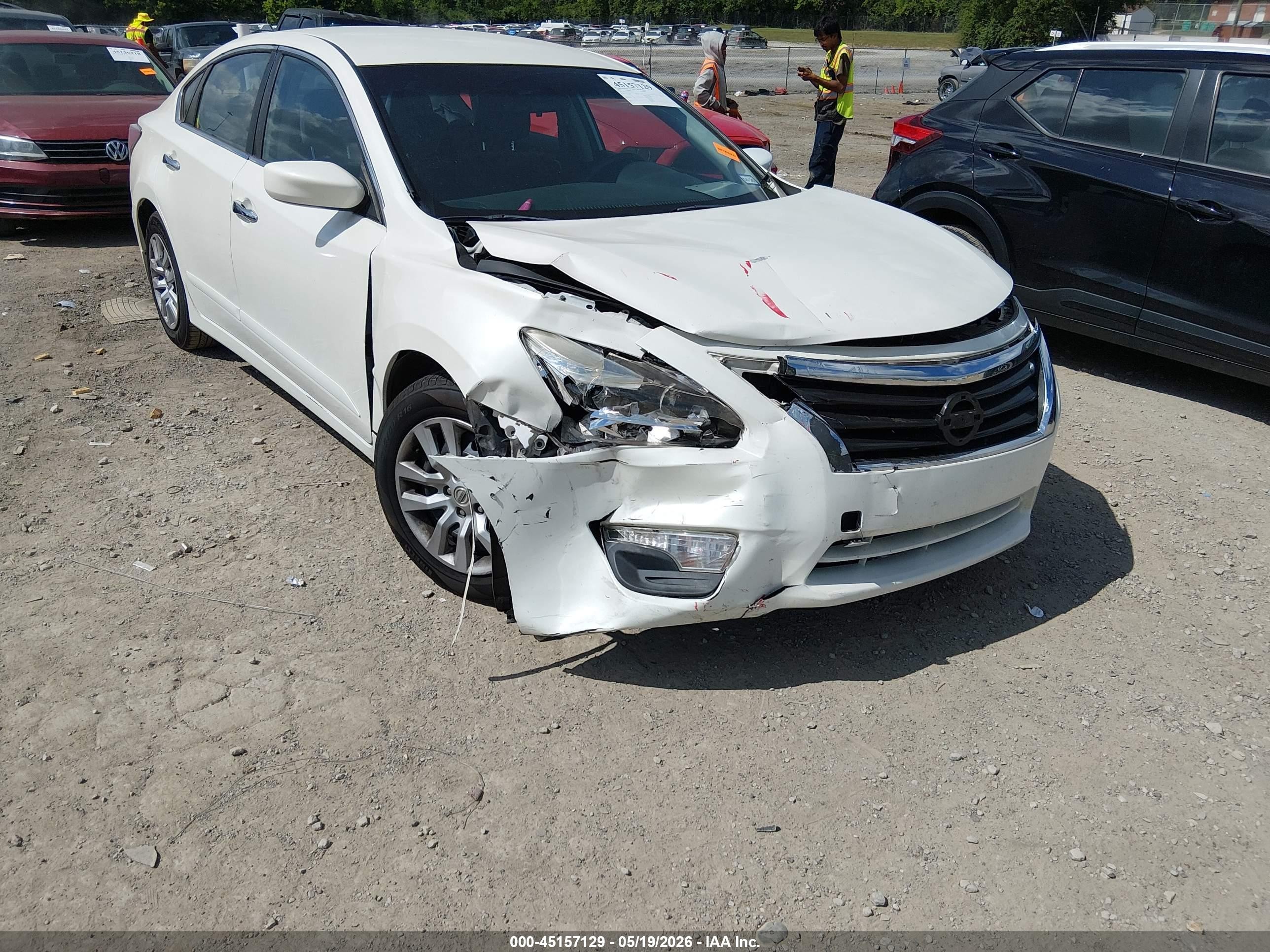 2015 Nissan Altima 2.5 S White vin: 1N4AL3AP3FC127119