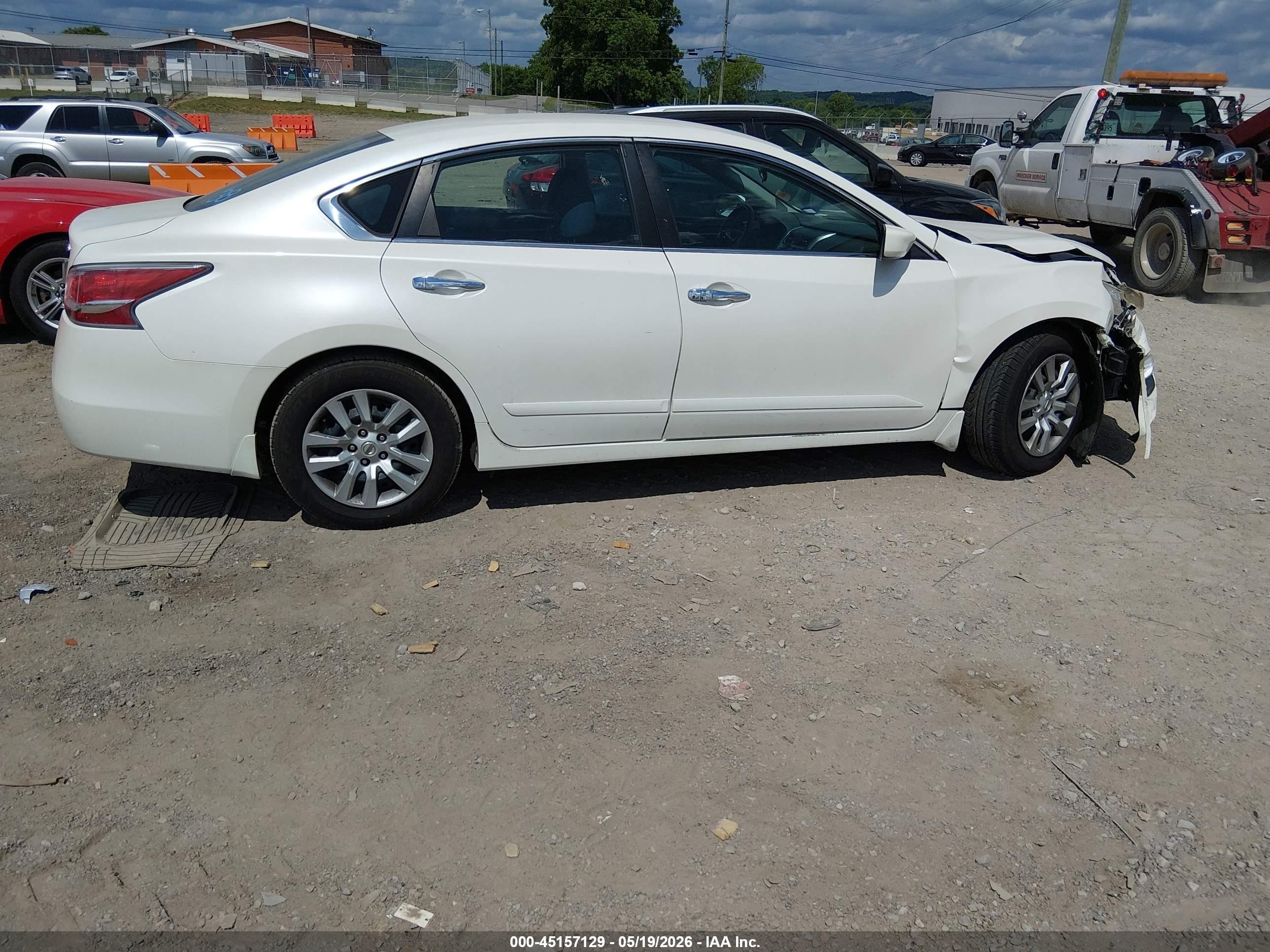 2015 Nissan Altima 2.5 S White vin: 1N4AL3AP3FC127119