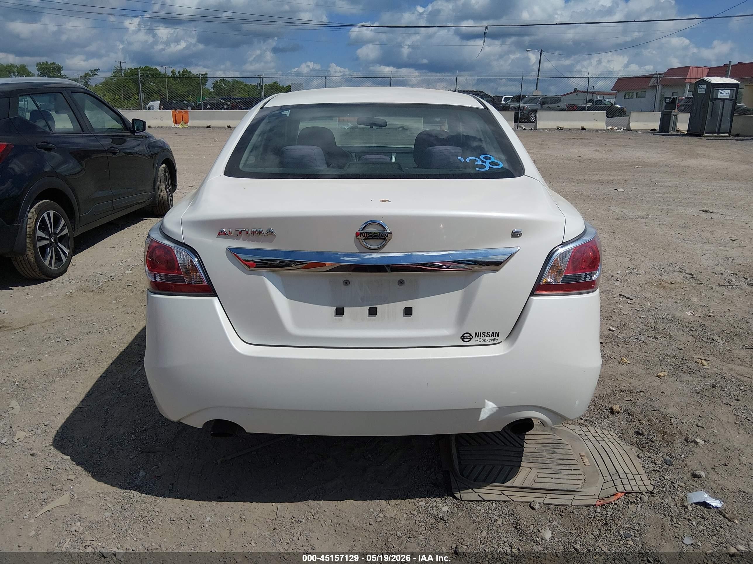 2015 Nissan Altima 2.5 S White vin: 1N4AL3AP3FC127119