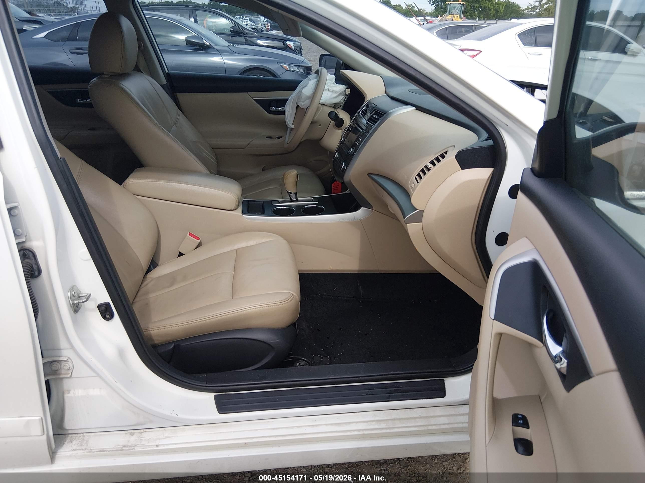 2015 Nissan Altima 2.5 S White vin: 1N4AL3AP3FC135978
