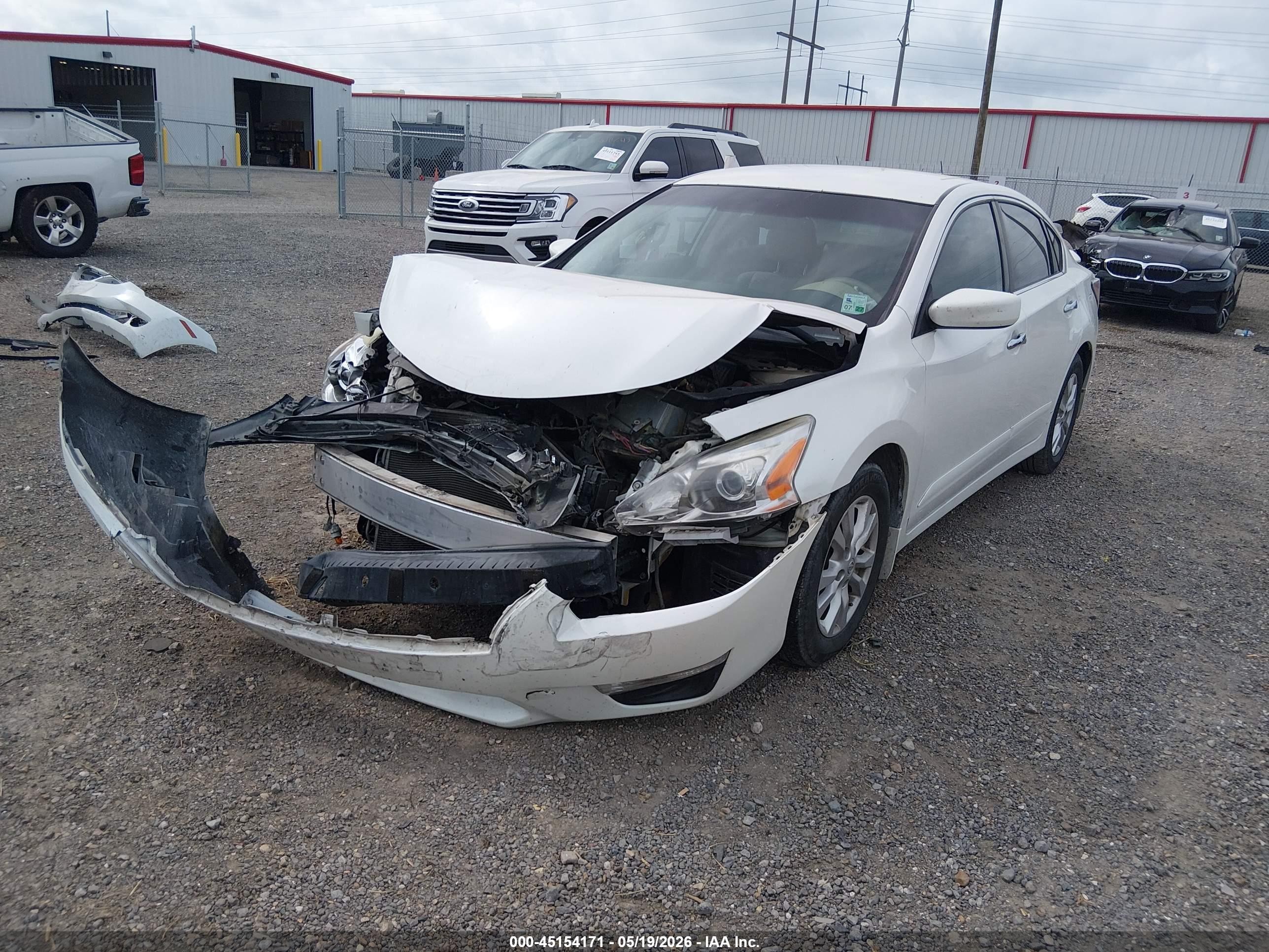 2015 Nissan Altima 2.5 S White vin: 1N4AL3AP3FC135978