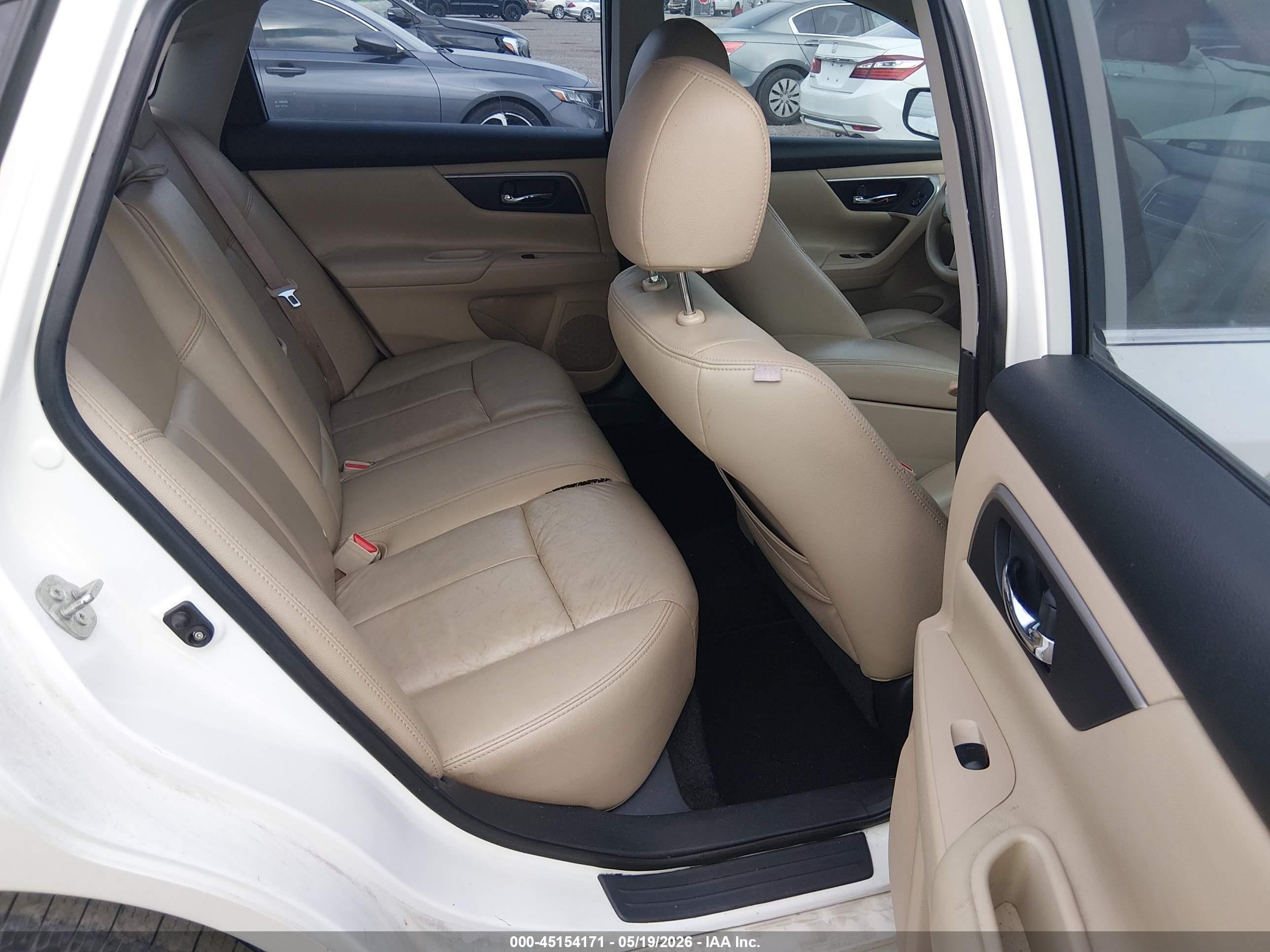 2015 Nissan Altima 2.5 S White vin: 1N4AL3AP3FC135978