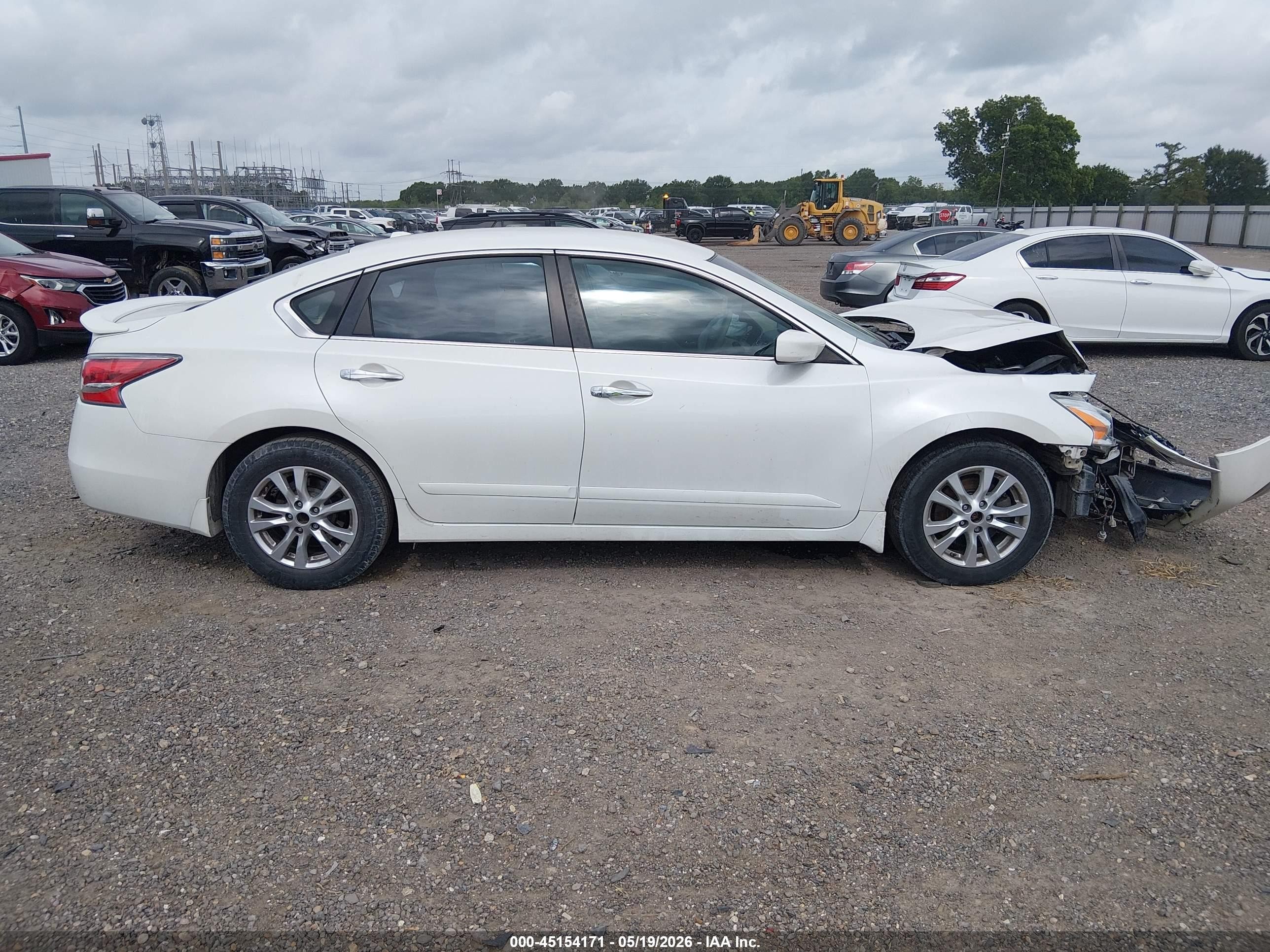 2015 Nissan Altima 2.5 S White vin: 1N4AL3AP3FC135978