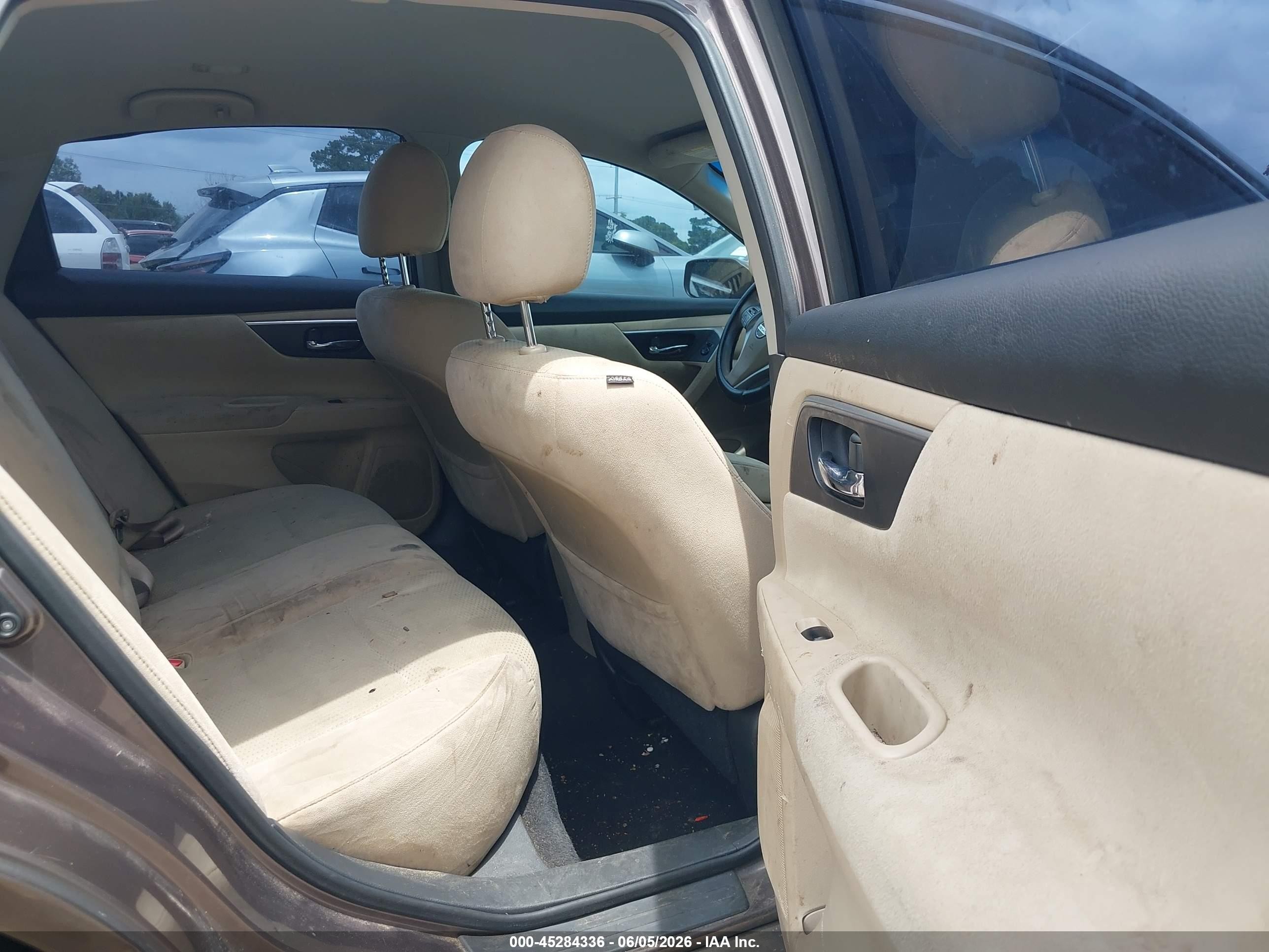 2015 Nissan Altima 2.5 S Brown vin: 1N4AL3AP3FC142588