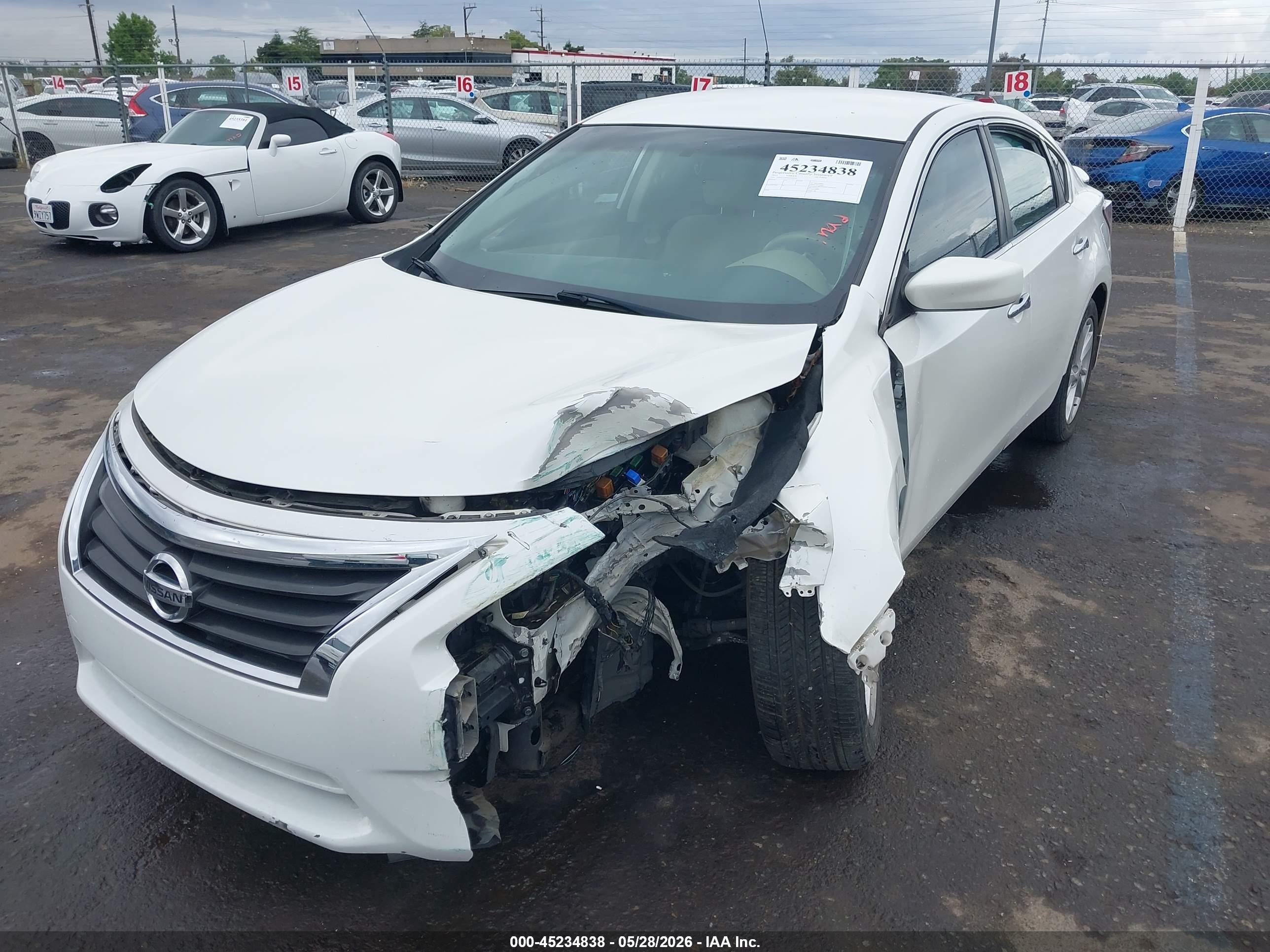 2015 Nissan Altima 2.5 Sv White vin: 1N4AL3AP3FC157303