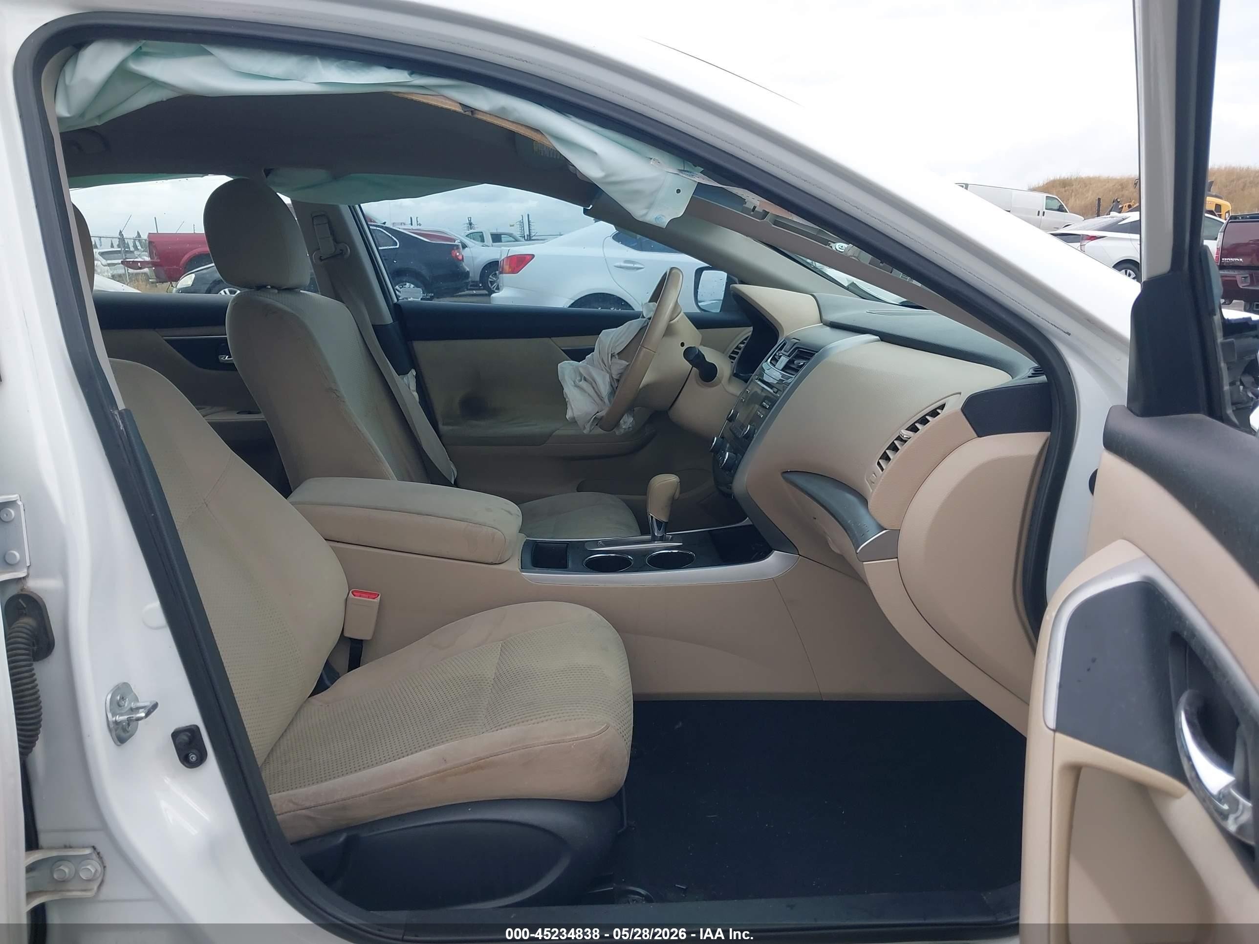 2015 Nissan Altima 2.5 Sv White vin: 1N4AL3AP3FC157303