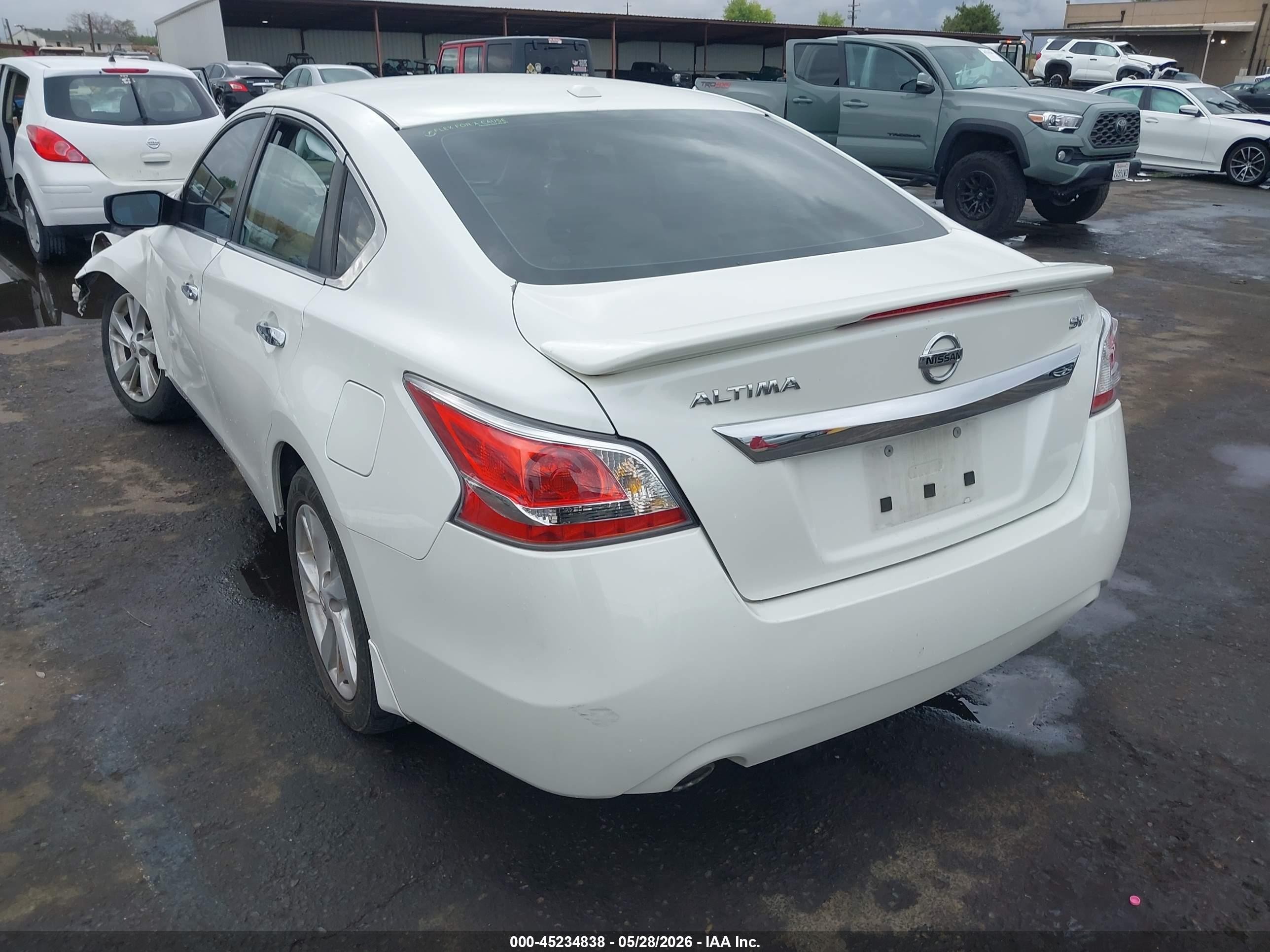 2015 Nissan Altima 2.5 Sv White vin: 1N4AL3AP3FC157303
