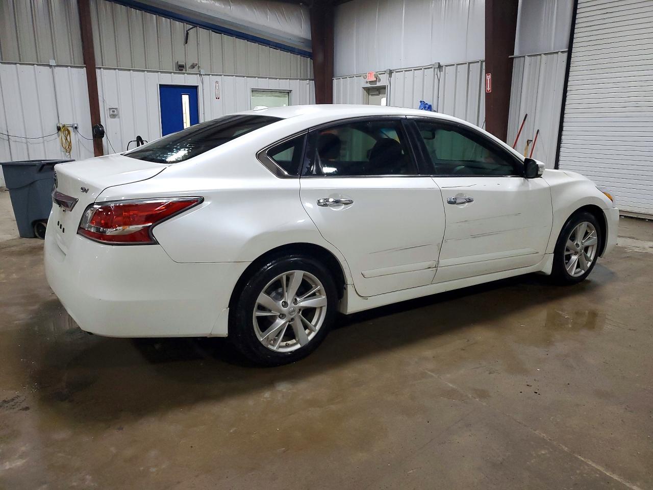 2015 Nissan Altima 2.5 Sv White vin: 1N4AL3AP3FC171508