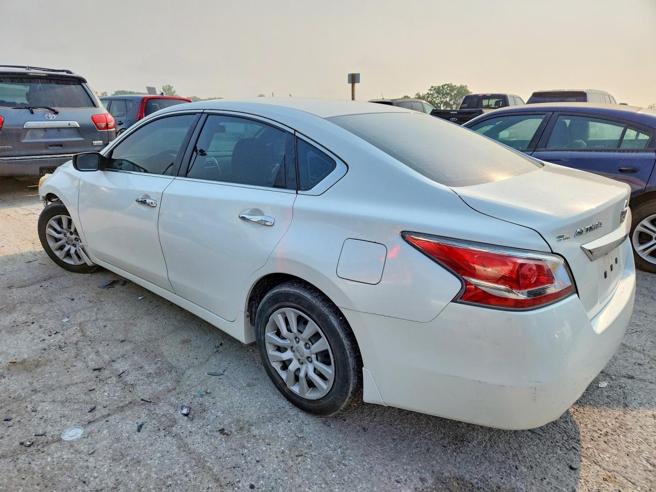 2015 Nissan Altima 2.5 S White vin: 1N4AL3AP3FC176014