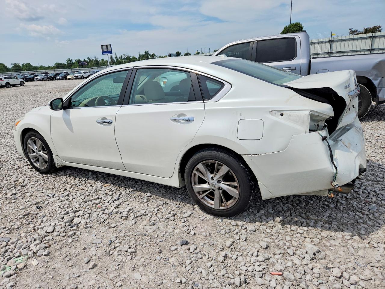 2015 Nissan Altima 2.5 Sv White vin: 1N4AL3AP3FC193444