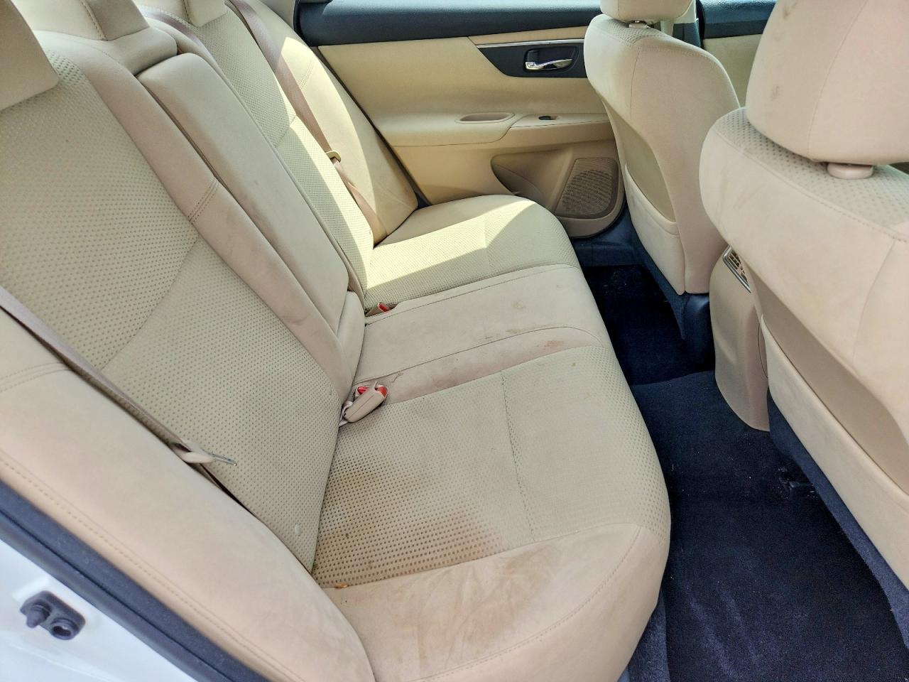 2015 Nissan Altima 2.5 Sv White vin: 1N4AL3AP3FC193444