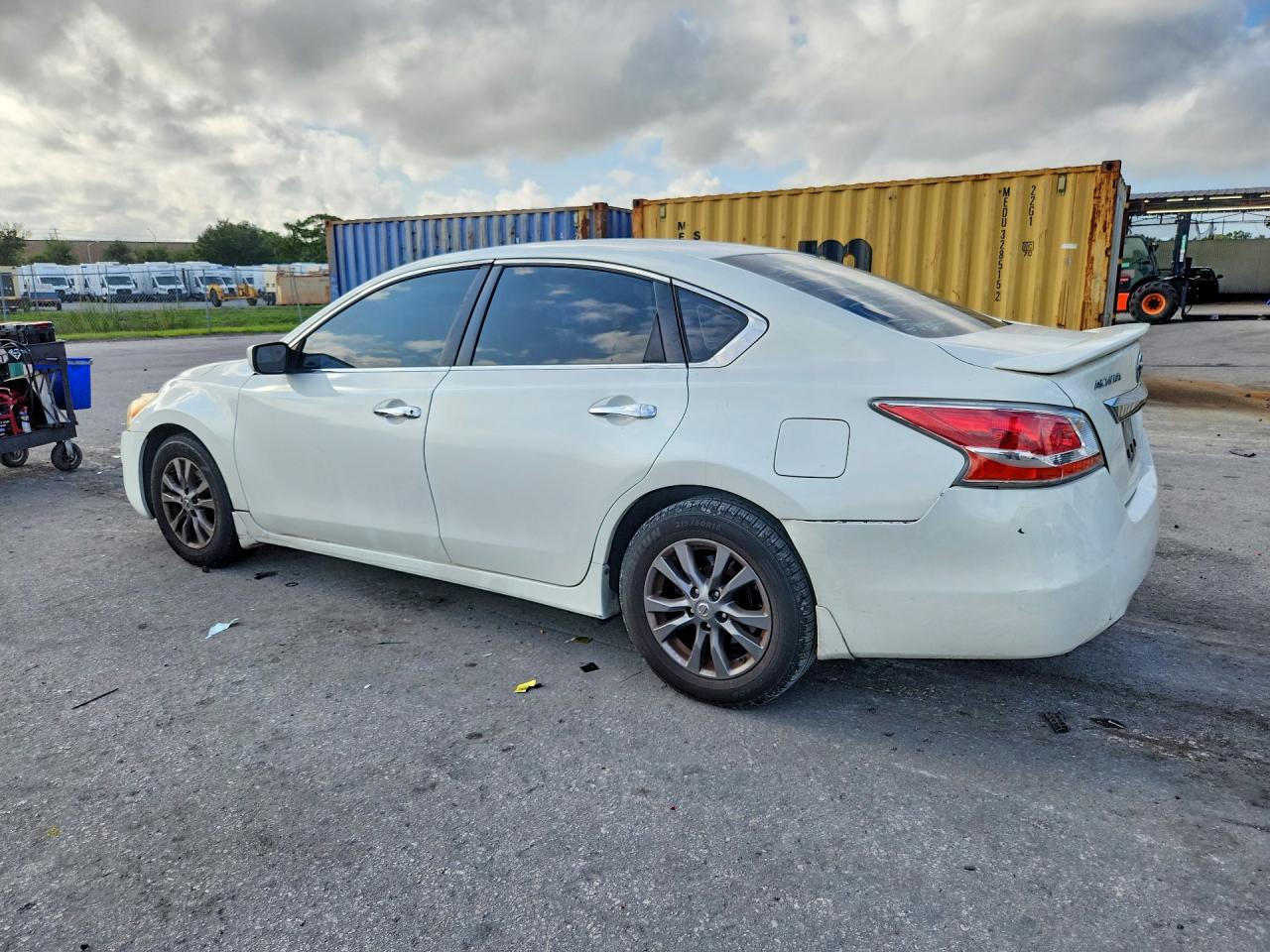 2015 Nissan Altima 2.5 S White vin: 1N4AL3AP3FC196280