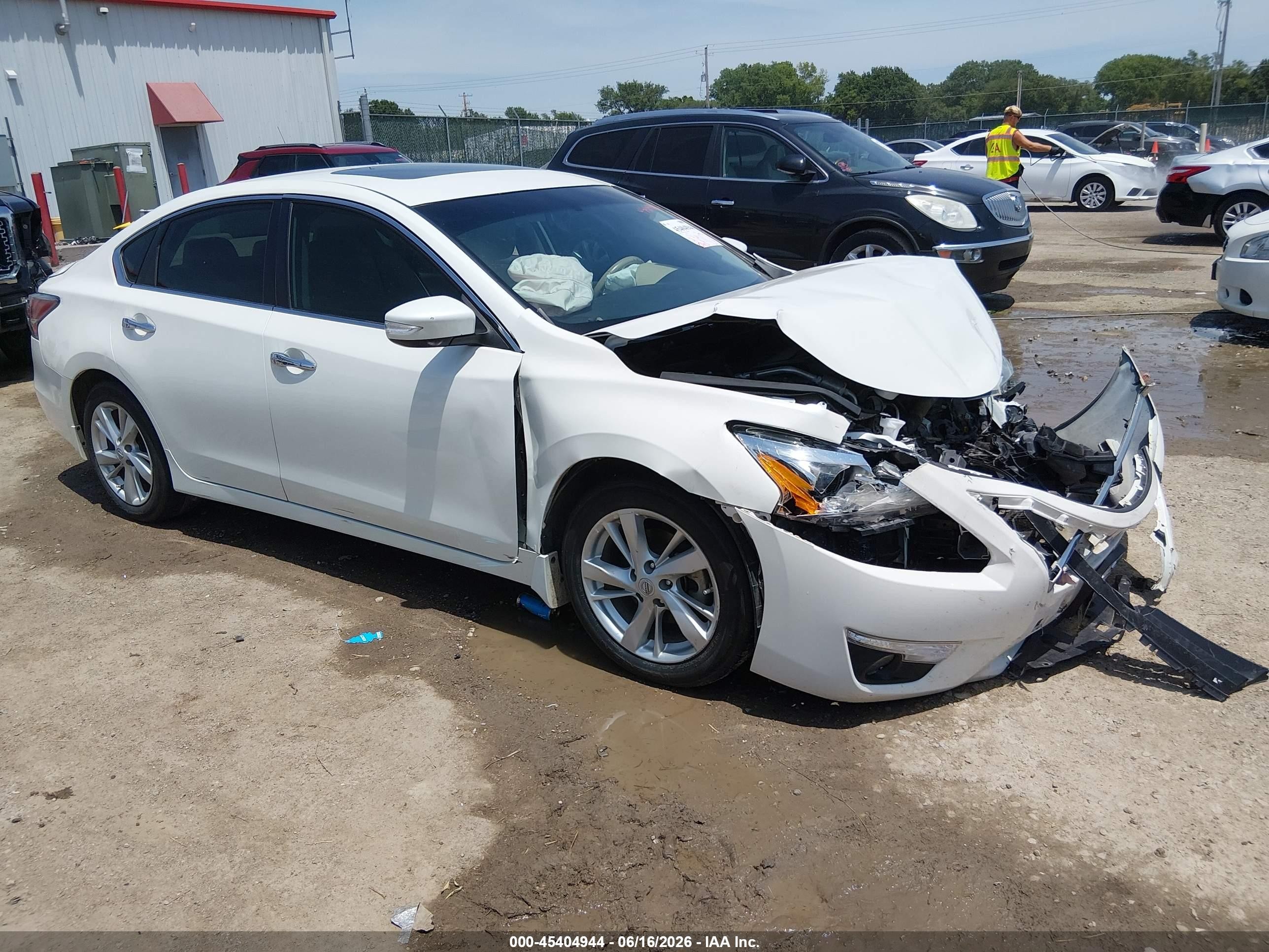 2015 Nissan Altima 2.5 Sv Белый vin: 1N4AL3AP3FC198210