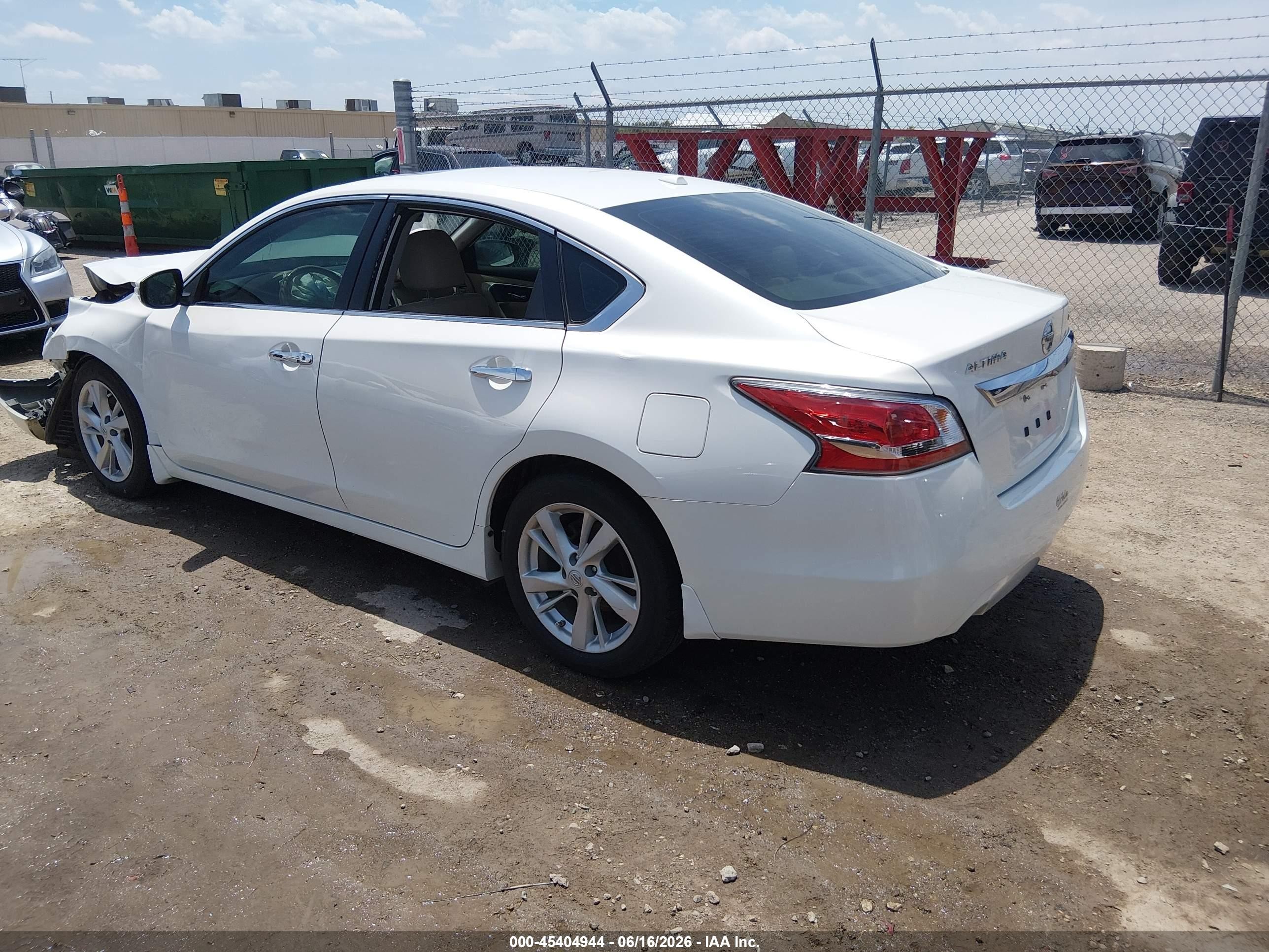 2015 Nissan Altima 2.5 Sv Белый vin: 1N4AL3AP3FC198210