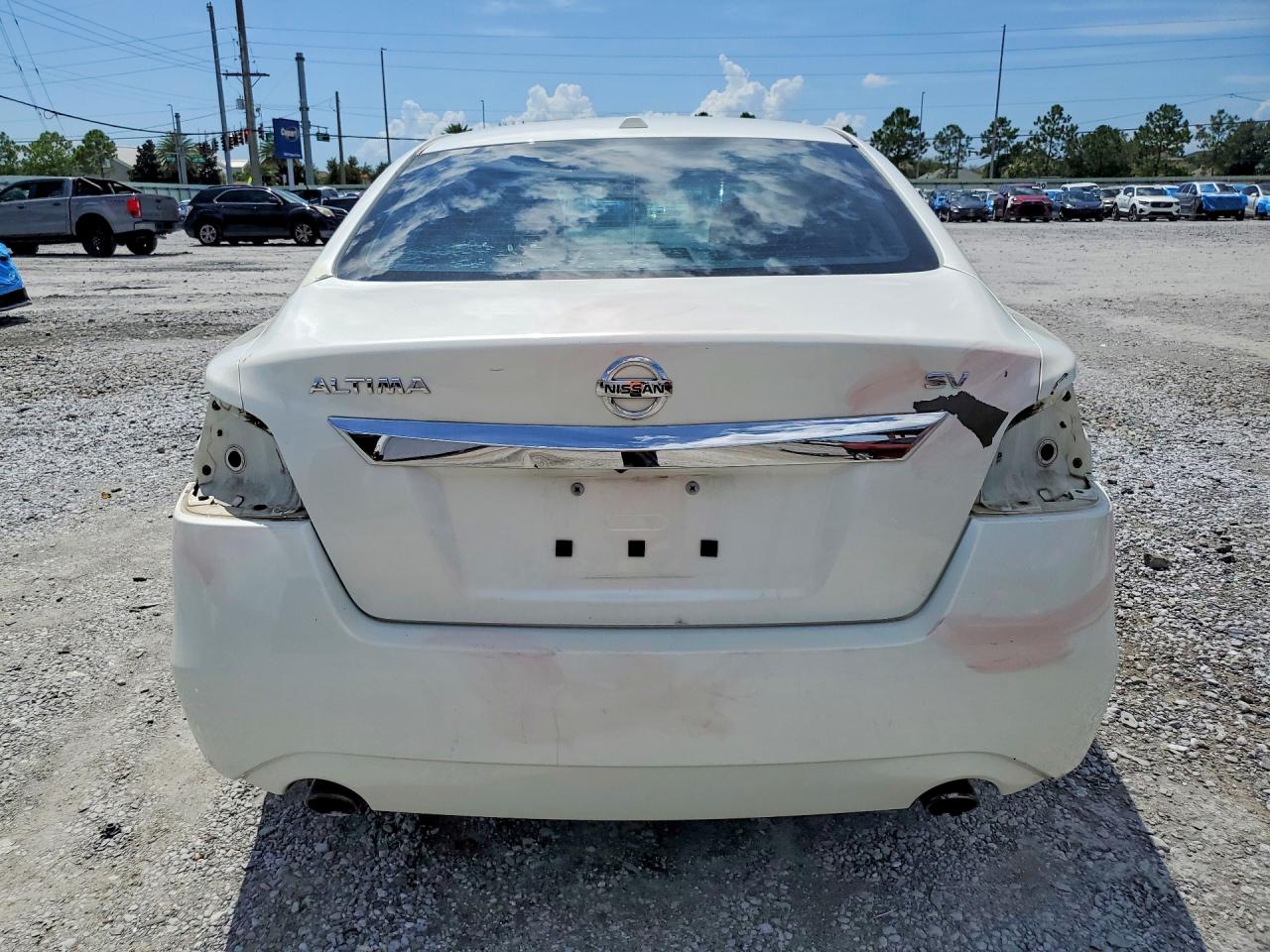 2015 Nissan Altima 2.5 Sv White vin: 1N4AL3AP3FC201073