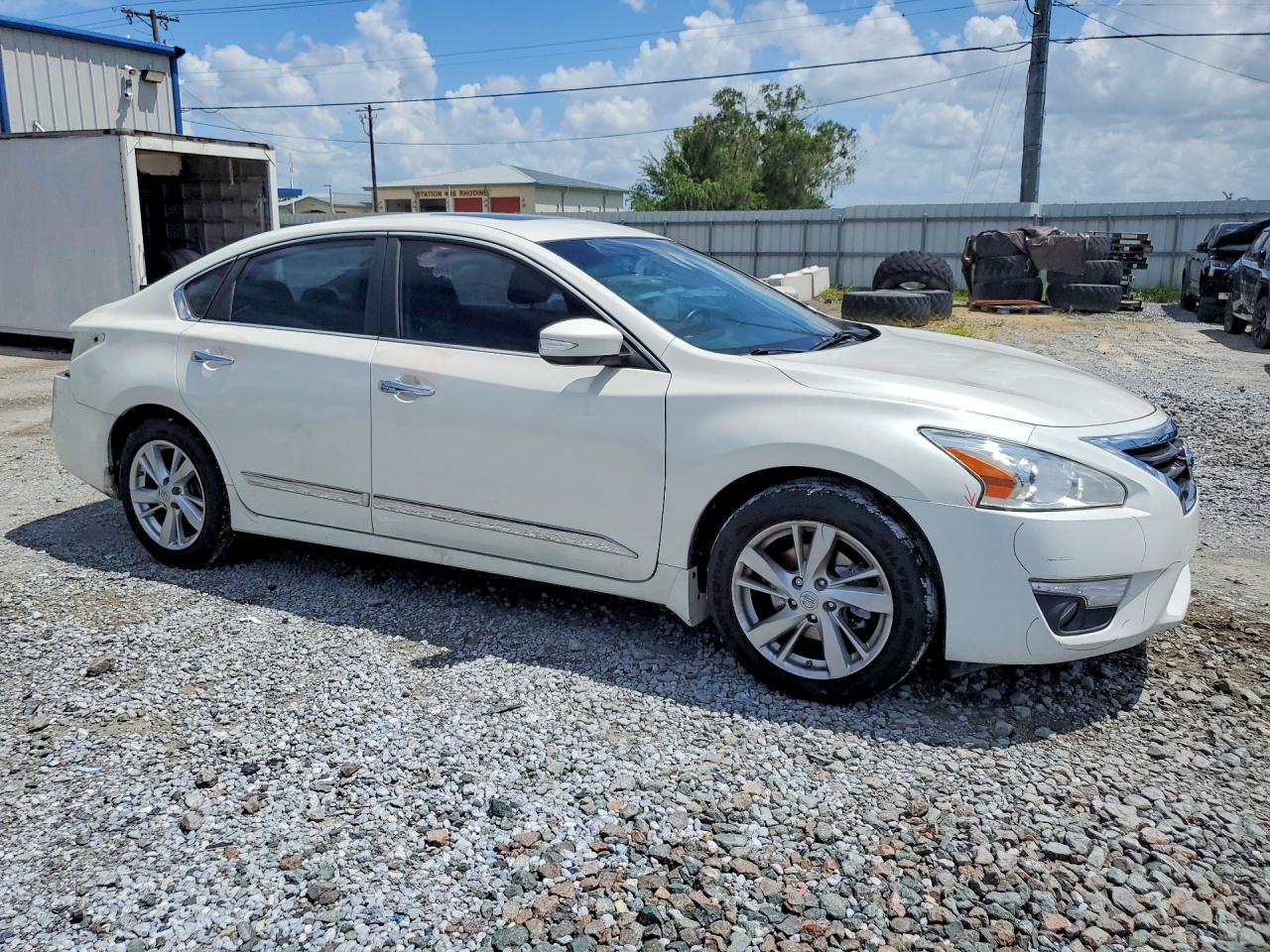 2015 Nissan Altima 2.5 Sv White vin: 1N4AL3AP3FC201073