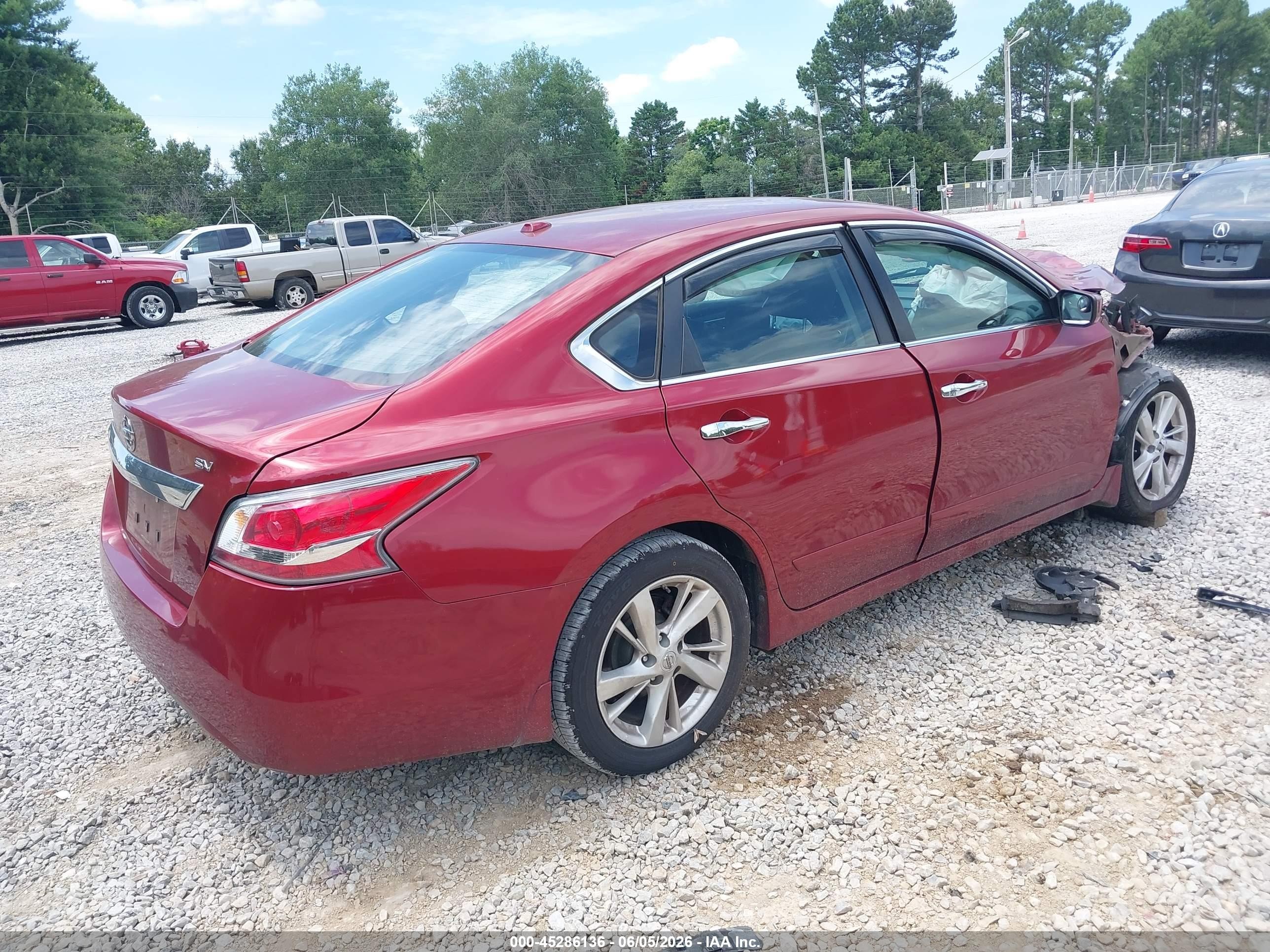 2015 Nissan Altima 2.5 Sv Красный vin: 1N4AL3AP3FC204331
