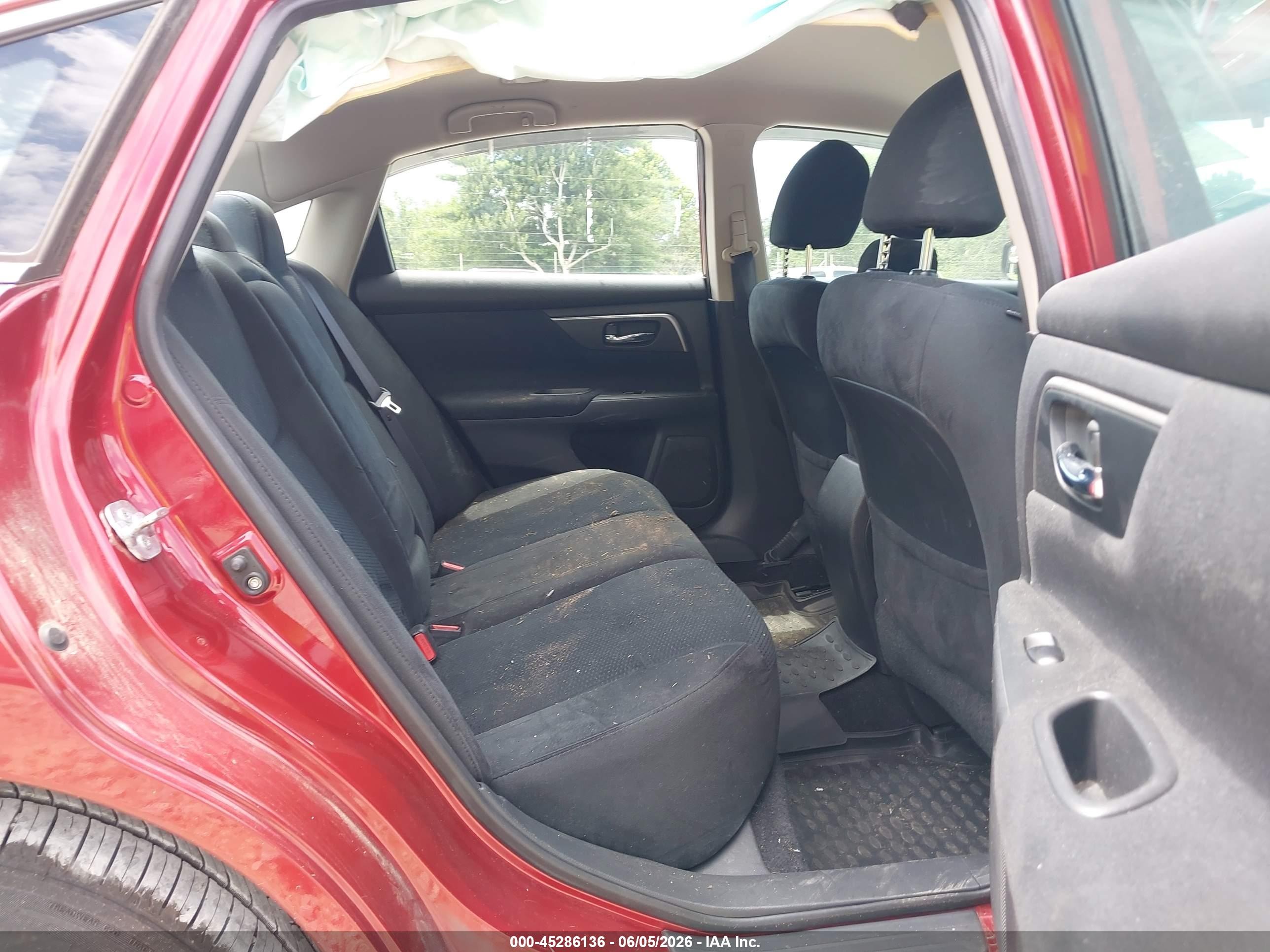 2015 Nissan Altima 2.5 Sv Красный vin: 1N4AL3AP3FC204331