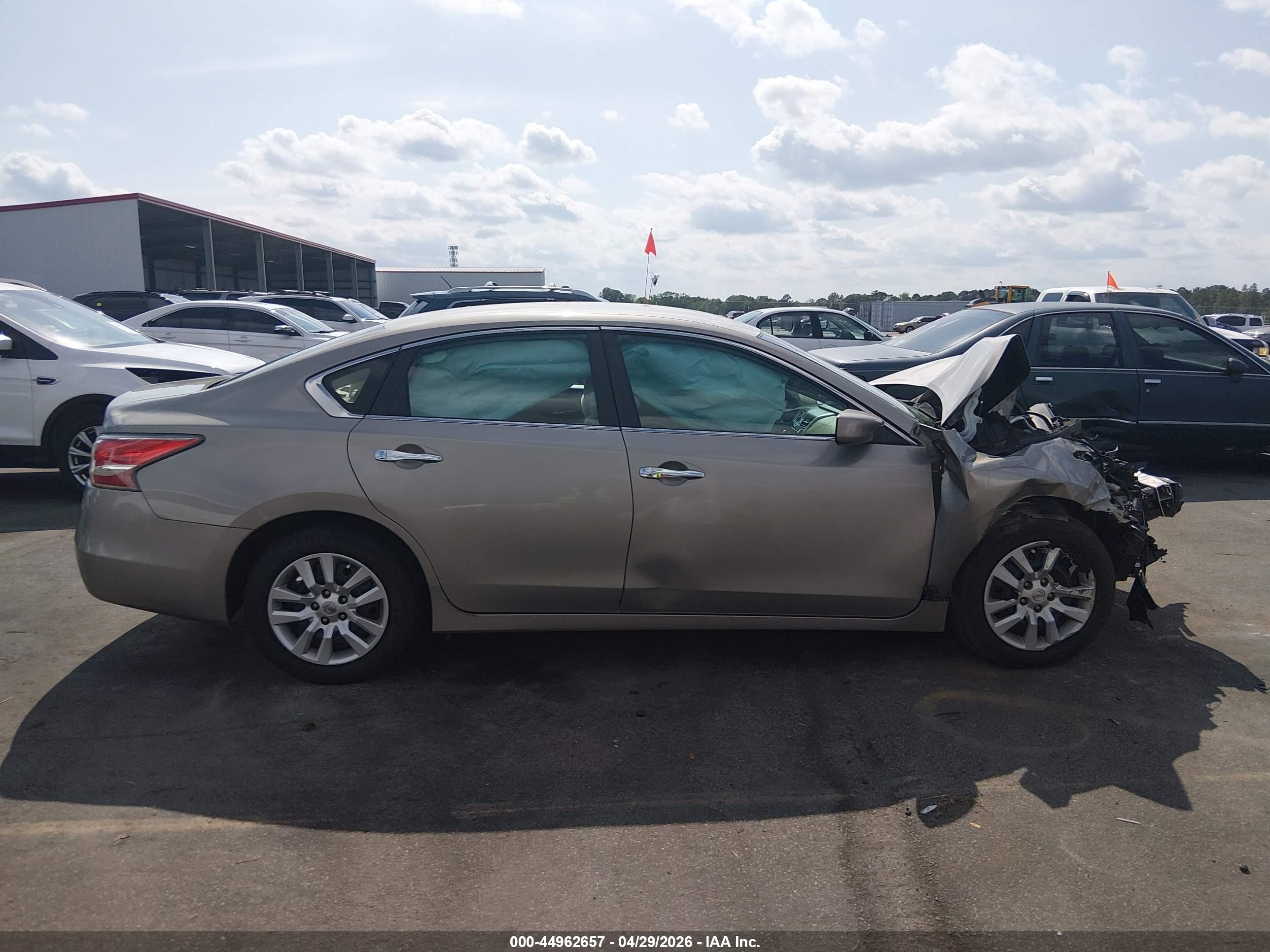 2015 Nissan Altima 2.5 S Champagne vin: 1N4AL3AP3FC208119