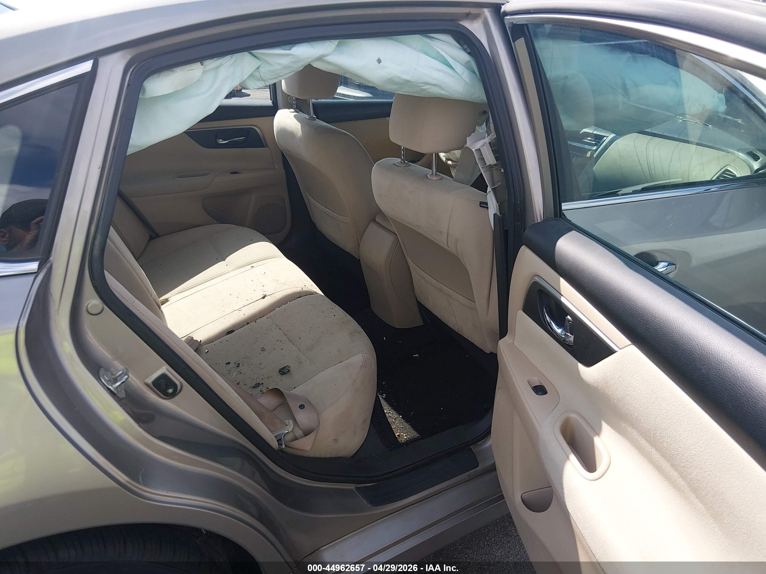 2015 Nissan Altima 2.5 S Champagne vin: 1N4AL3AP3FC208119
