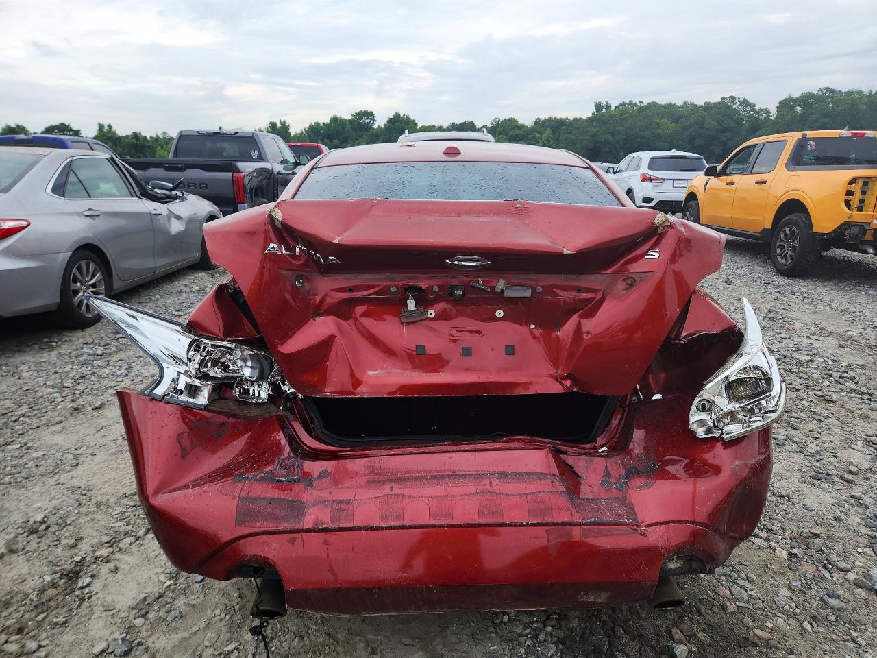 2015 Nissan Altima 2.5 S Red vin: 1N4AL3AP3FC209531