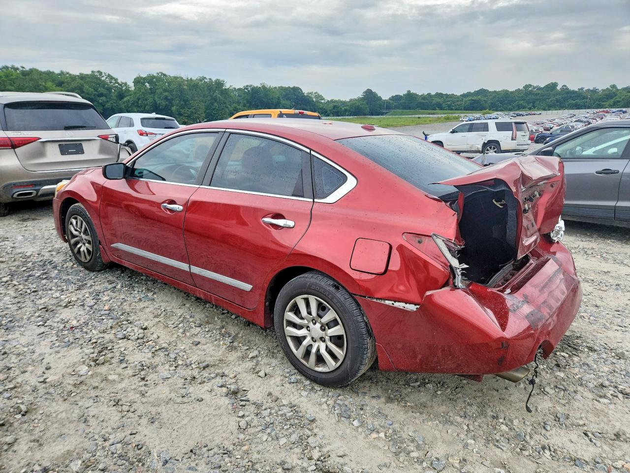 2015 Nissan Altima 2.5 S Red vin: 1N4AL3AP3FC209531