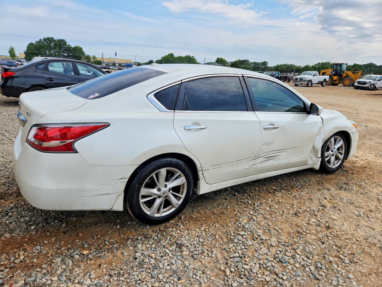2015 Nissan Altima 2.5 Sv White vin: 1N4AL3AP3FC213949