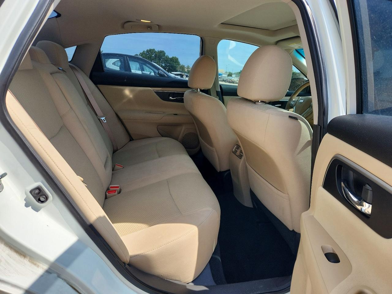 2015 Nissan Altima 2.5 Sv White vin: 1N4AL3AP3FC213949