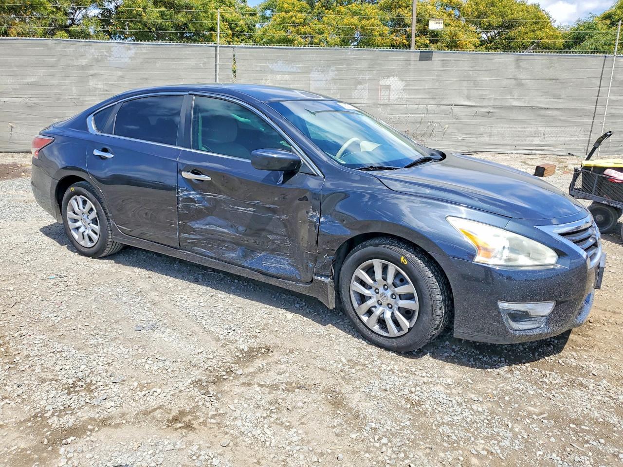 2015 Nissan Altima 2.5 S Серый vin: 1N4AL3AP3FC238561