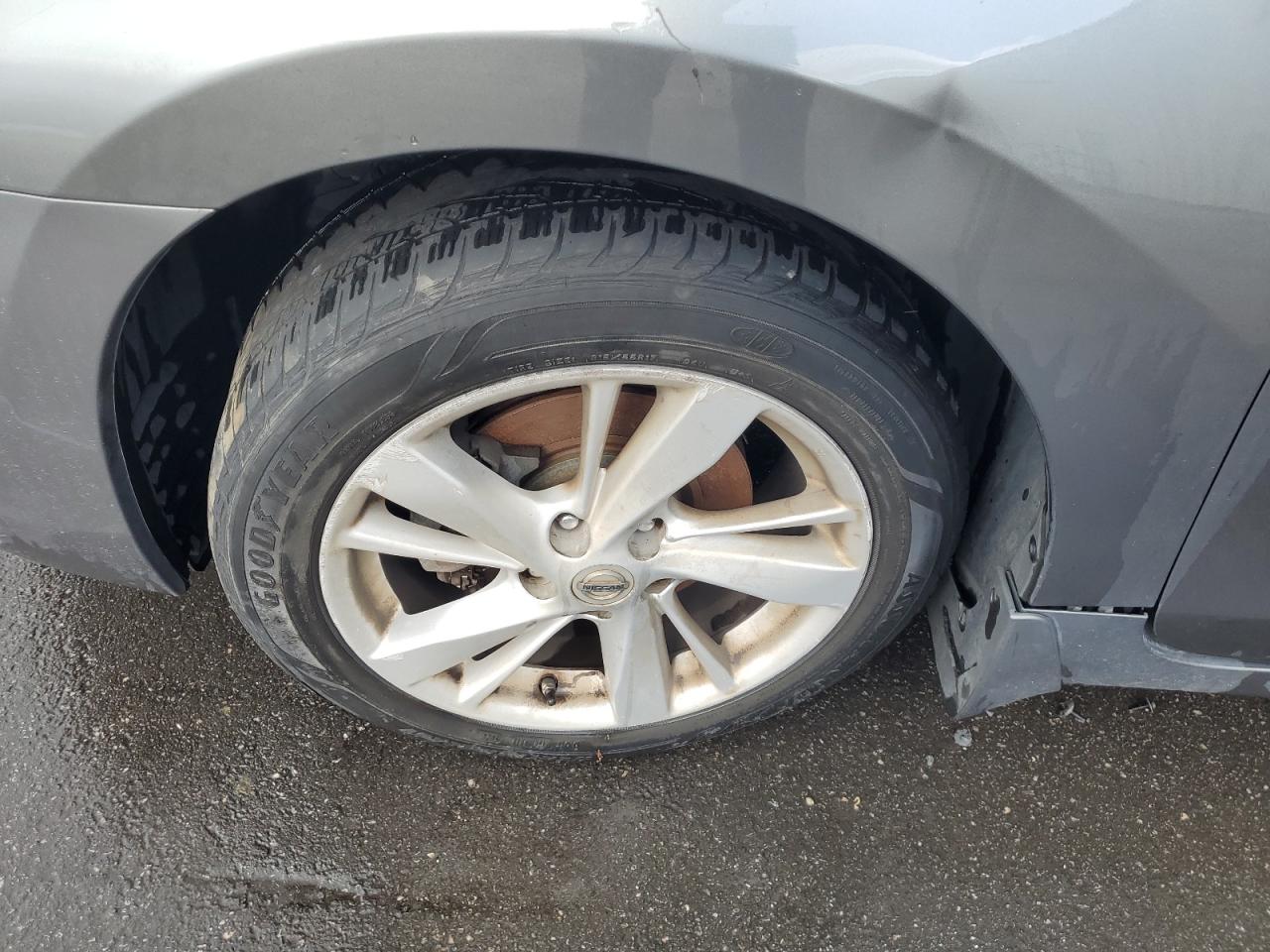2015 Nissan Altima 2.5 Sv Gray vin: 1N4AL3AP3FC247129 Damage: Left Front Wheel, Curb Rash, > 12 Inches