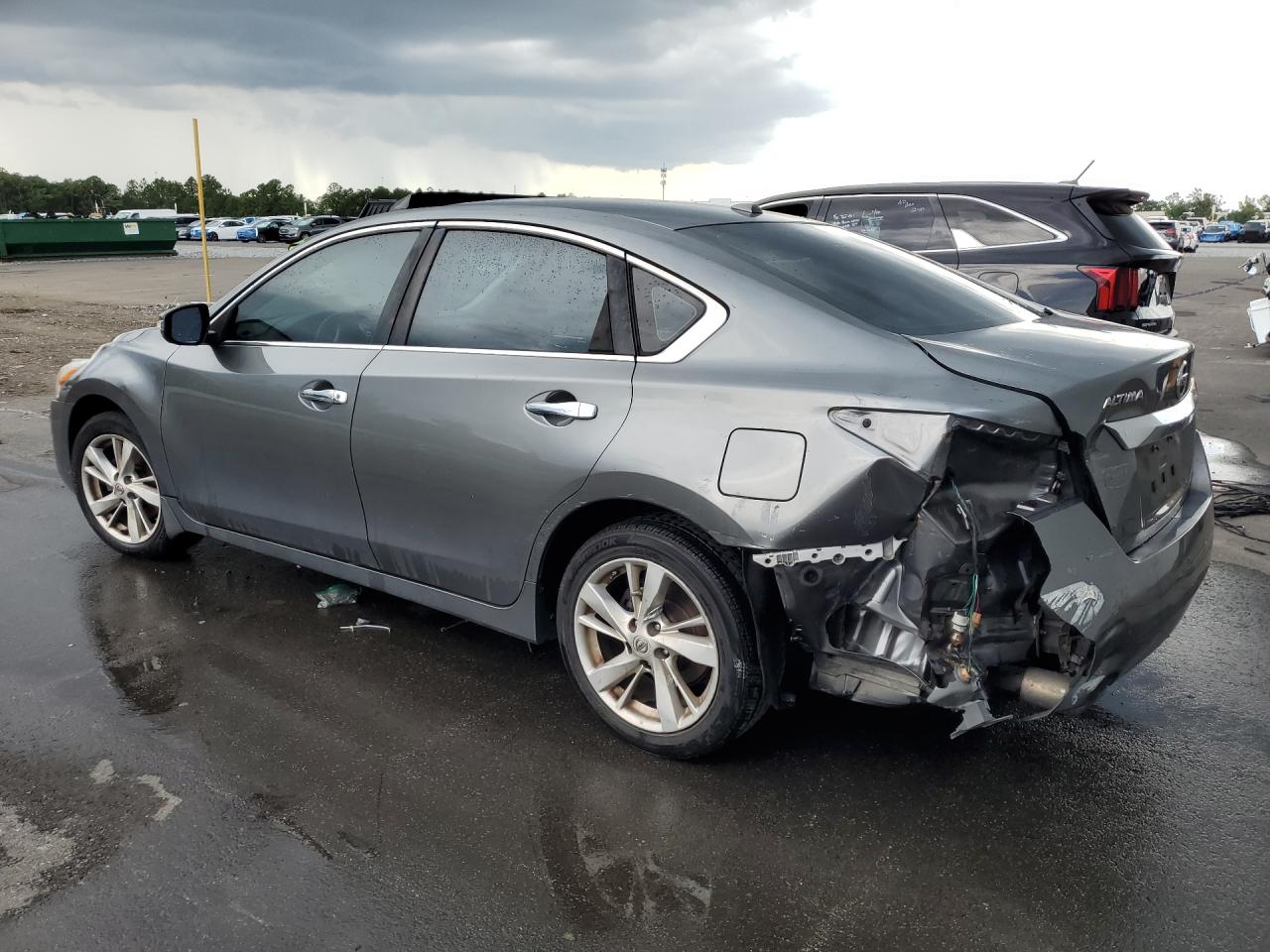 2015 Nissan Altima 2.5 Sv Gray vin: 1N4AL3AP3FC247129 Damage: Left Qtr Panel, Dent(S) W/ Paint Dmg, > 12 Inches