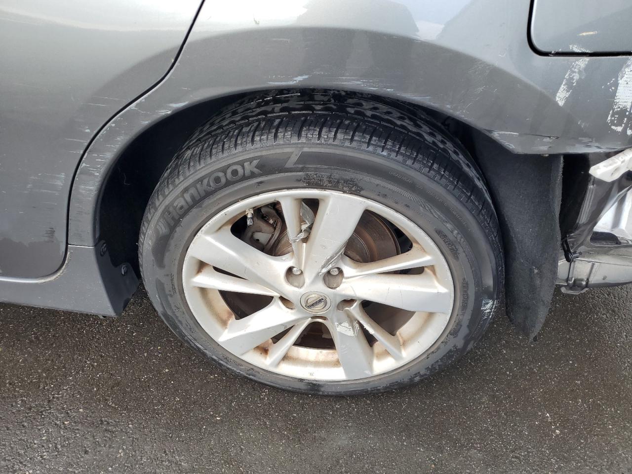 2015 Nissan Altima 2.5 Sv Gray vin: 1N4AL3AP3FC247129 Damage: Left Rear Door, Light Scratch, 4 To 5 Inches