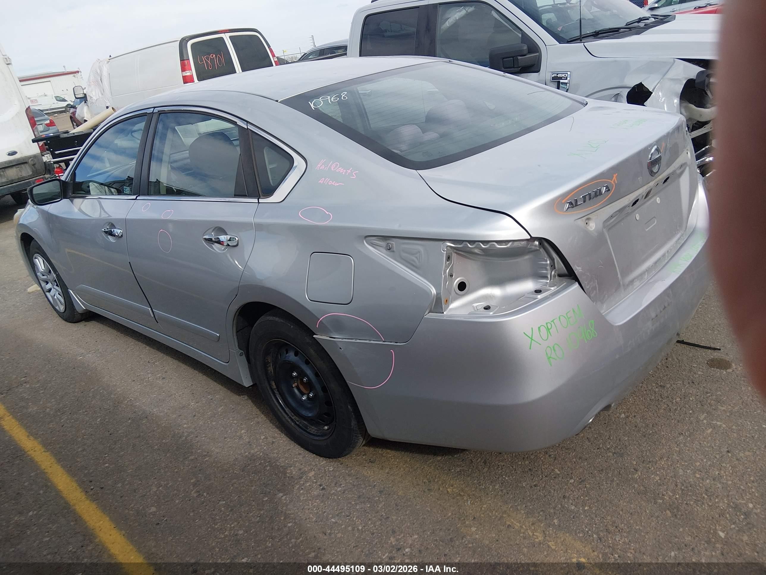 2015 Nissan Altima 2.5 S Silver vin: 1N4AL3AP3FC263928