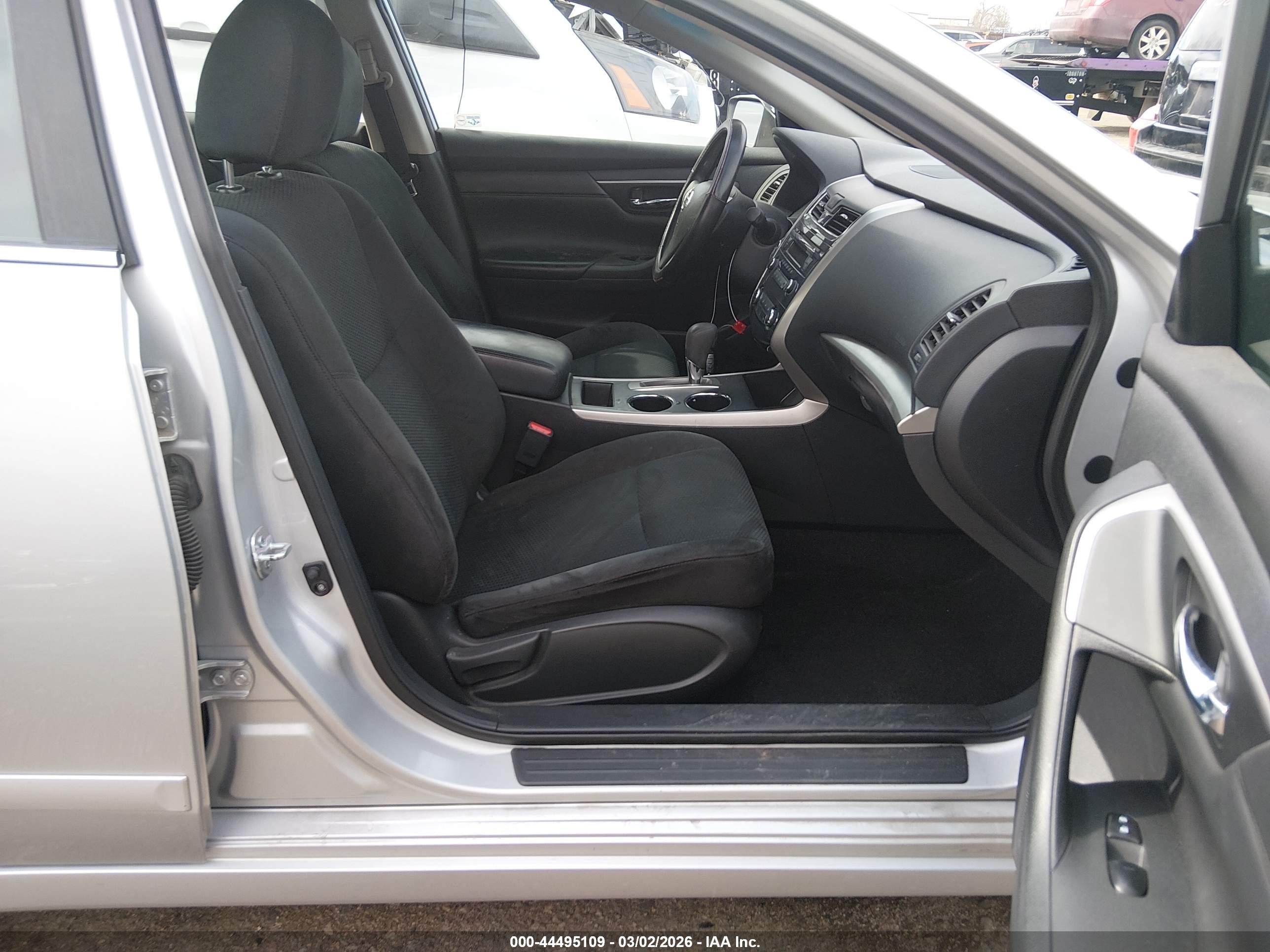2015 Nissan Altima 2.5 S Silver vin: 1N4AL3AP3FC263928