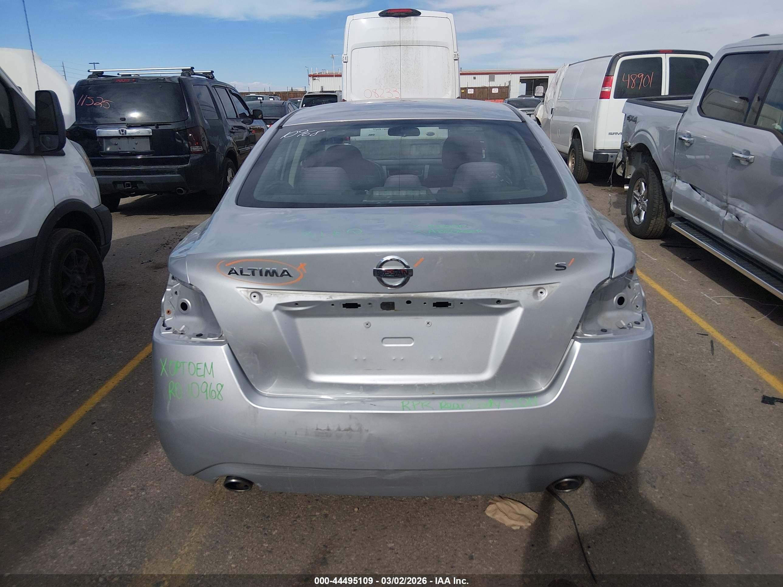 2015 Nissan Altima 2.5 S Silver vin: 1N4AL3AP3FC263928