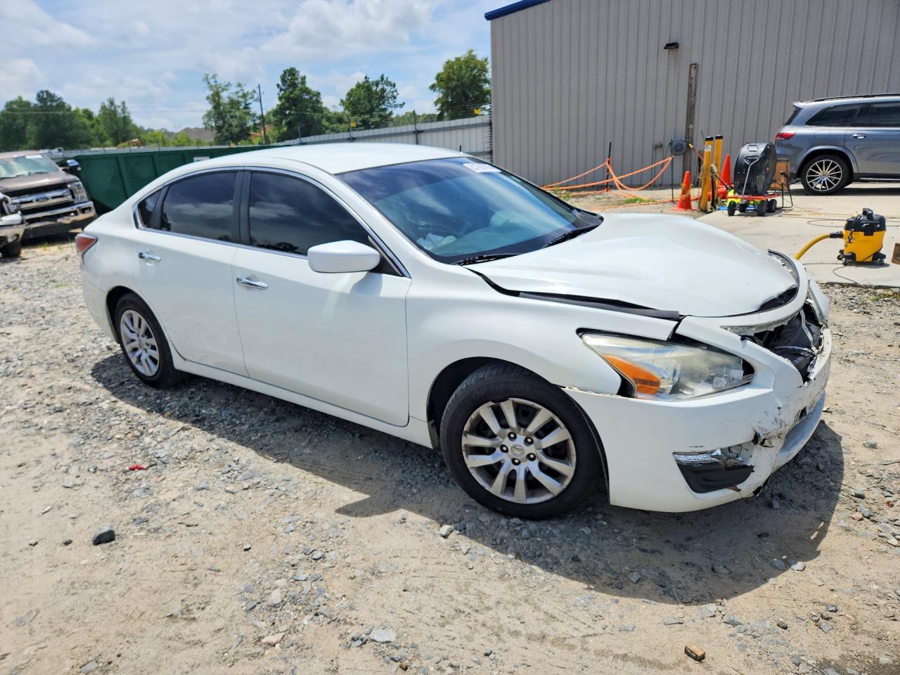 2015 Nissan Altima 2.5 S White vin: 1N4AL3AP3FC276940