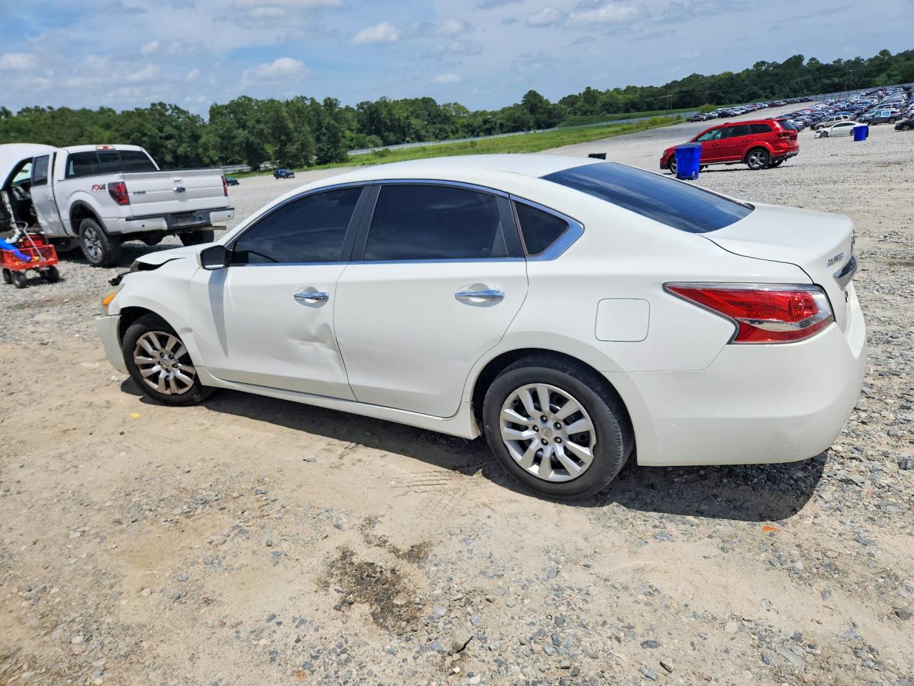2015 Nissan Altima 2.5 S White vin: 1N4AL3AP3FC276940