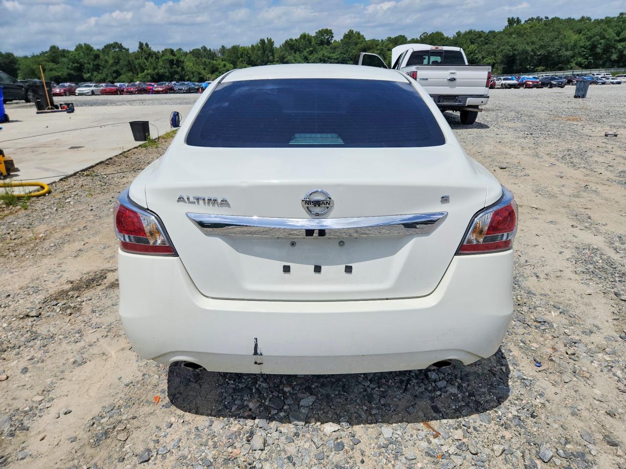 2015 Nissan Altima 2.5 S White vin: 1N4AL3AP3FC276940