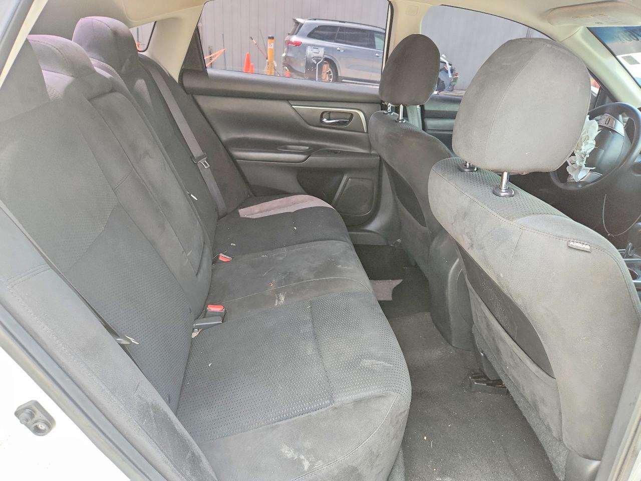 2015 Nissan Altima 2.5 S White vin: 1N4AL3AP3FC276940