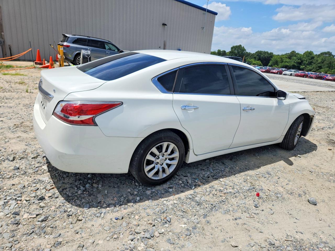 2015 Nissan Altima 2.5 S White vin: 1N4AL3AP3FC276940