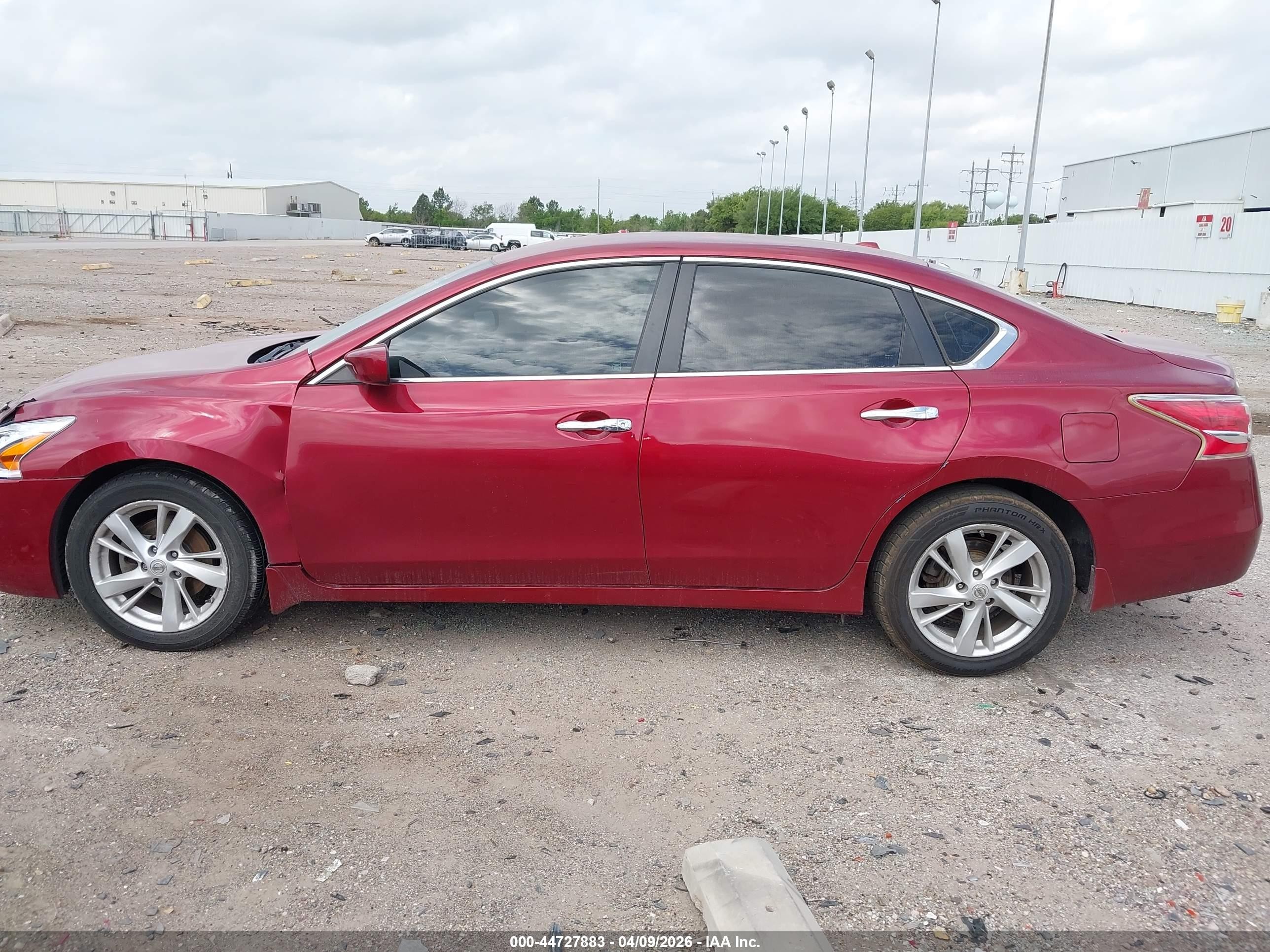 2015 Nissan Altima 2.5 Sv Красный vin: 1N4AL3AP3FC277327