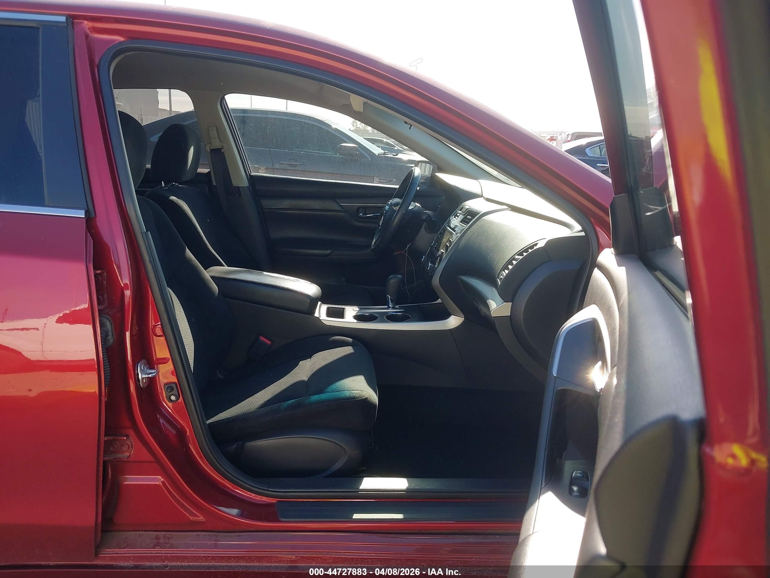 2015 Nissan Altima 2.5 Sv Красный vin: 1N4AL3AP3FC277327
