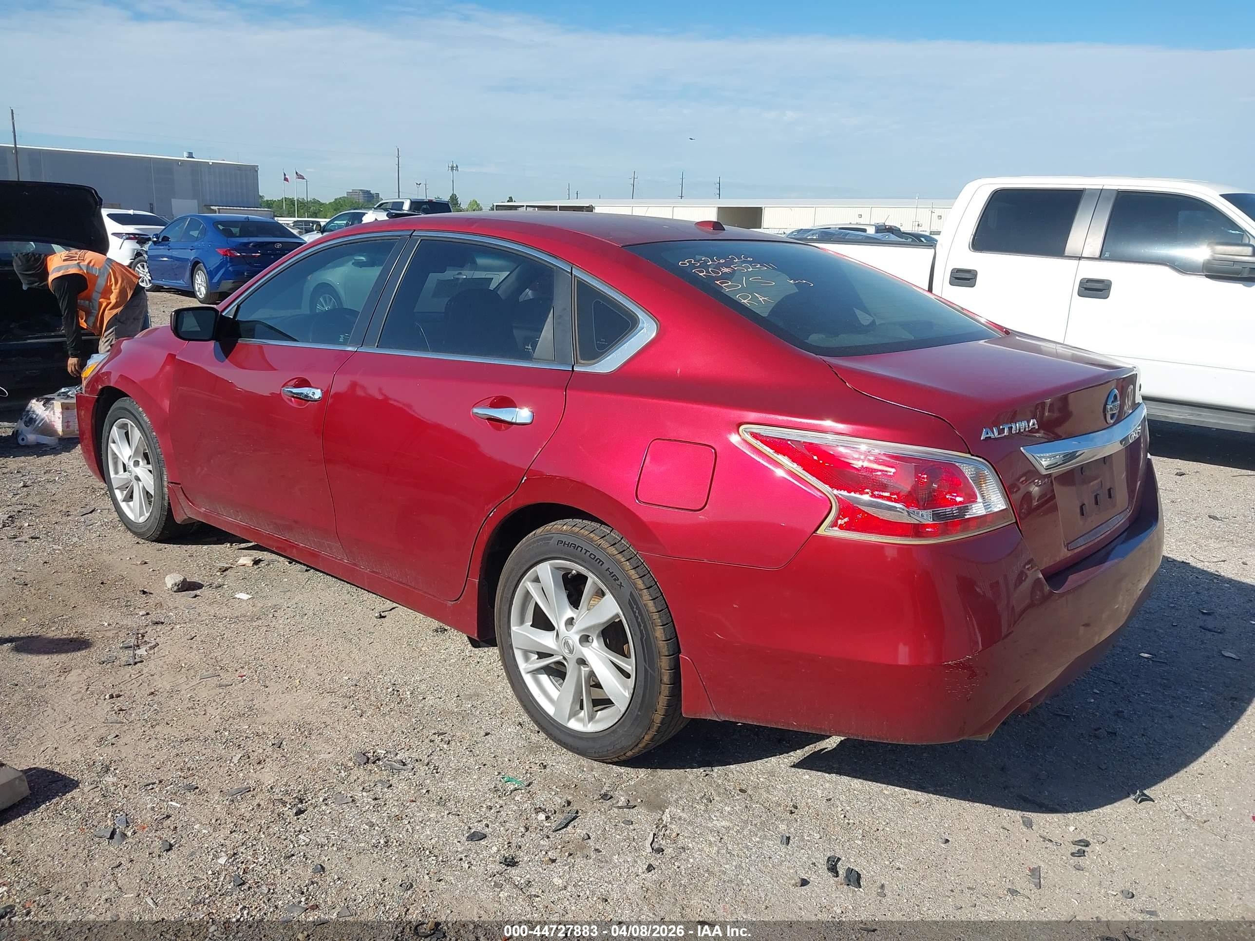 2015 Nissan Altima 2.5 Sv Красный vin: 1N4AL3AP3FC277327