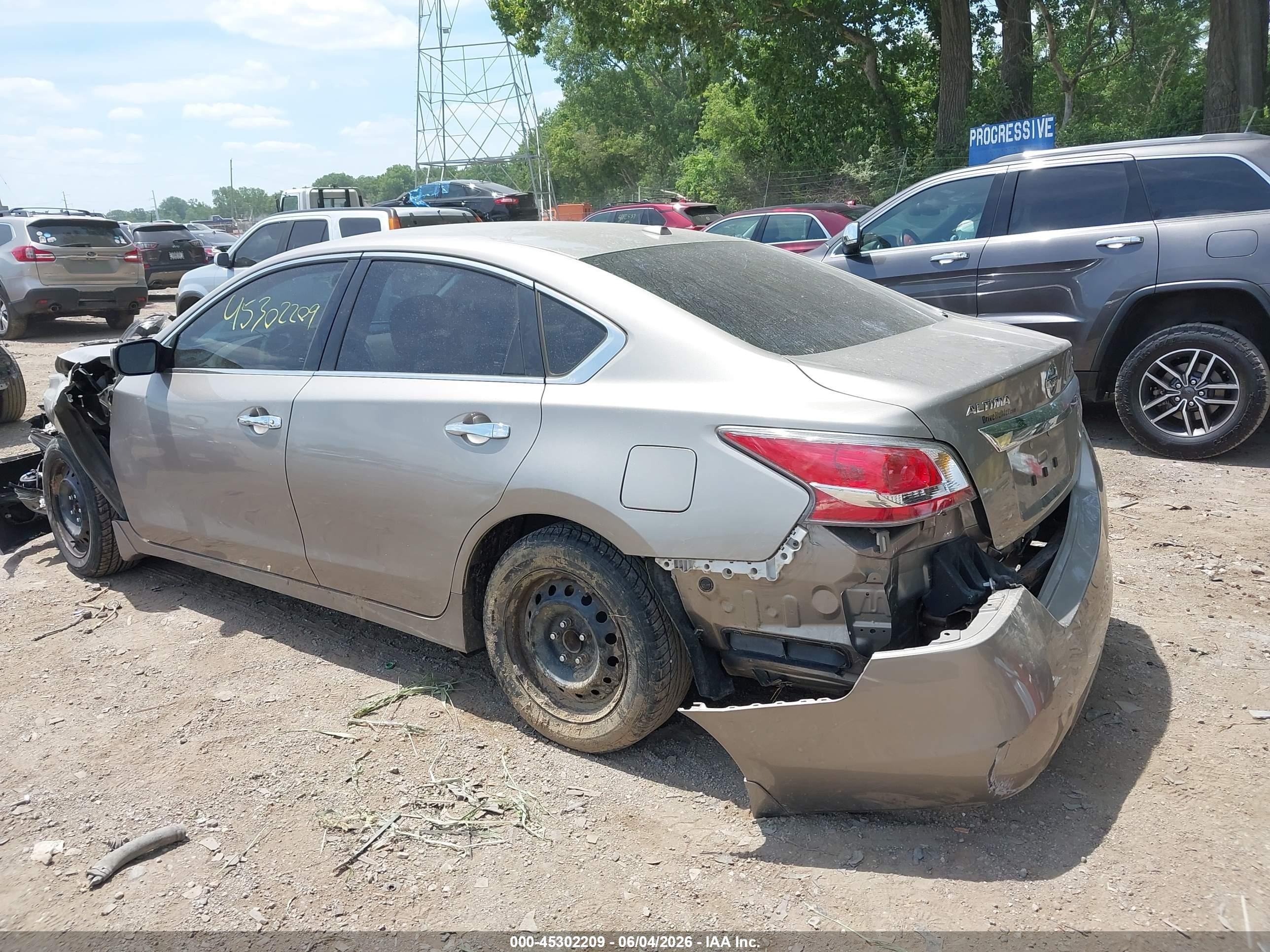 2015 Nissan Altima 2.5 S Silver vin: 1N4AL3AP3FC291308