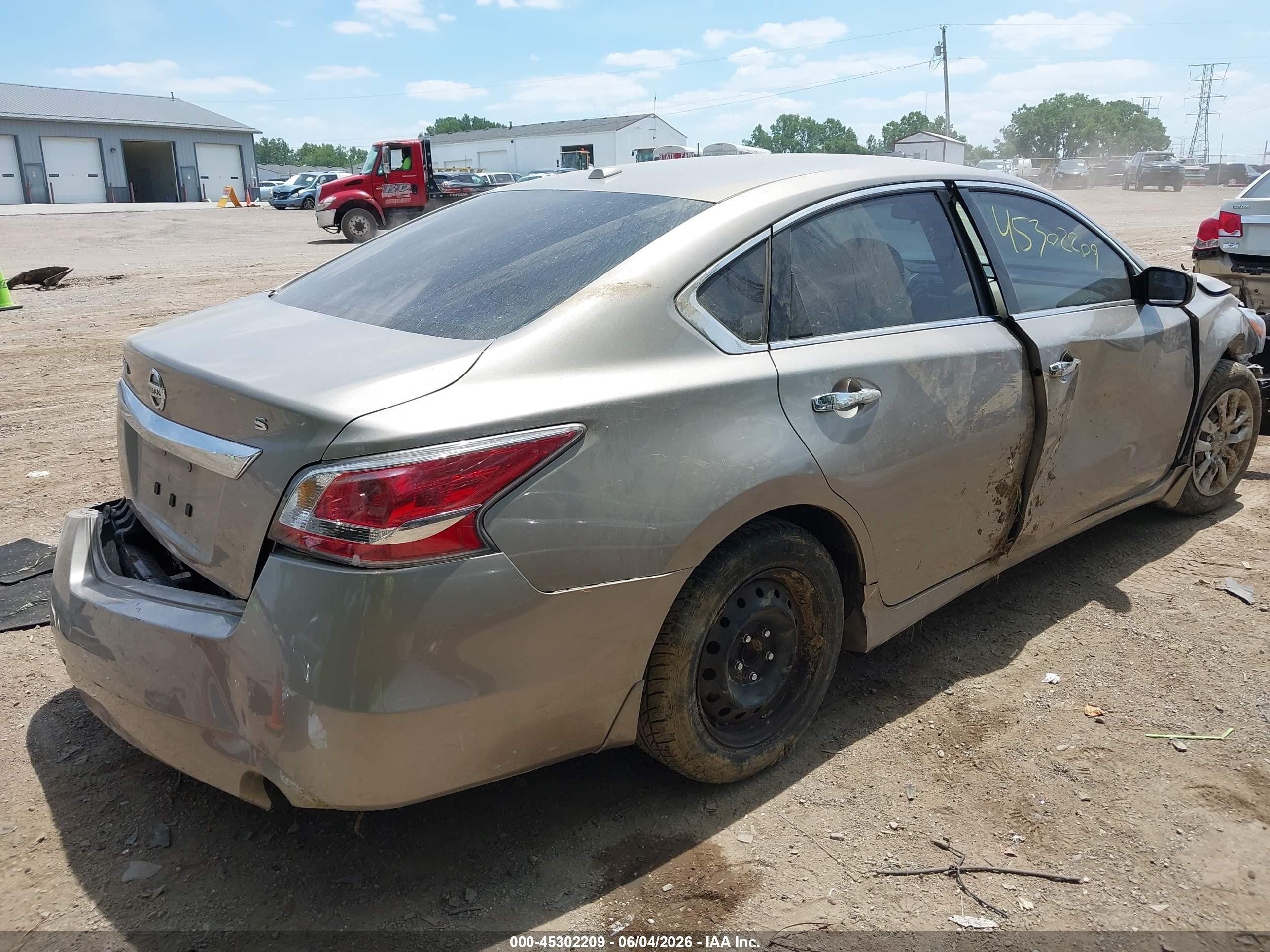 2015 Nissan Altima 2.5 S Silver vin: 1N4AL3AP3FC291308