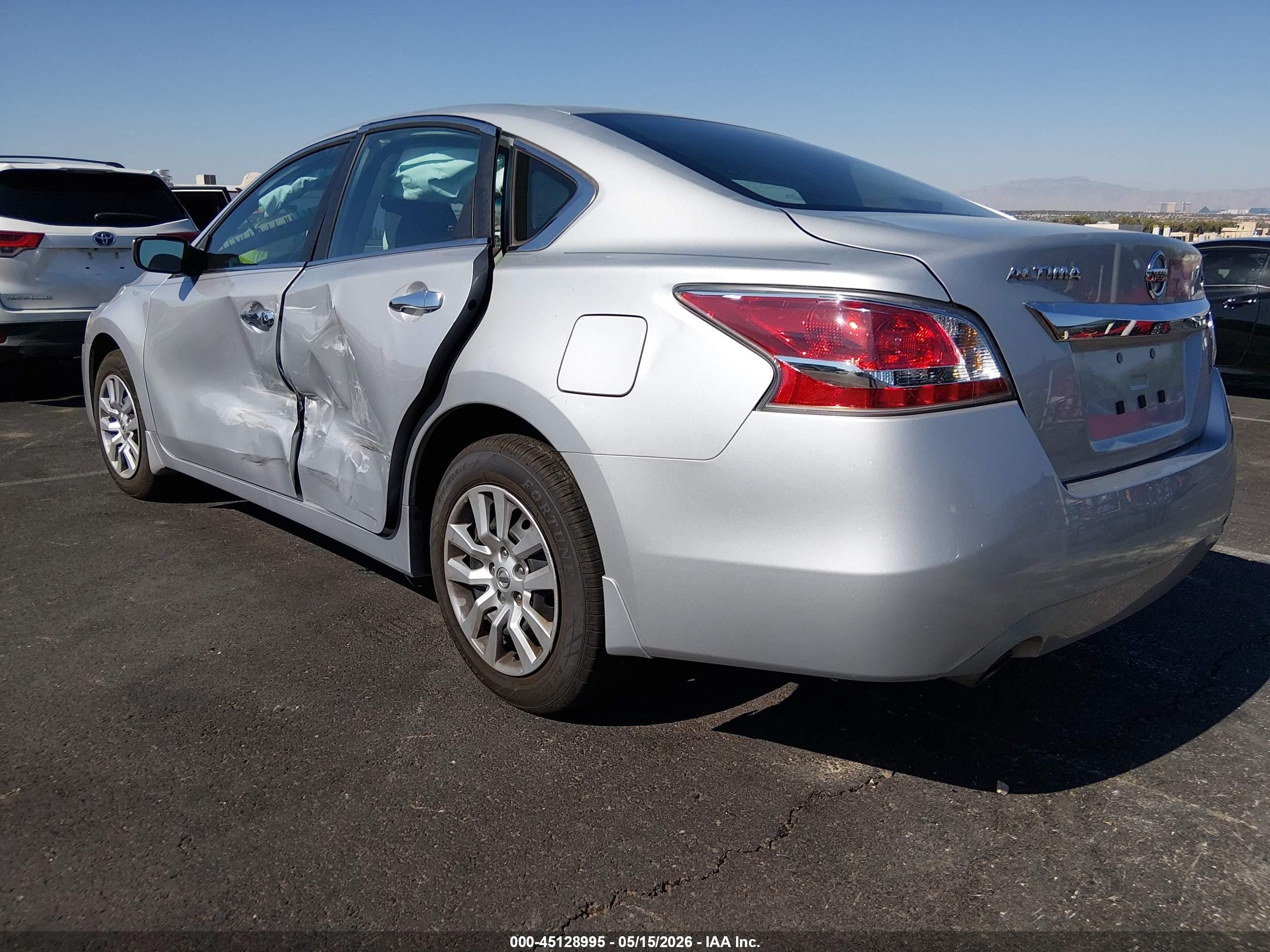 2015 Nissan Altima 2.5 S Серебряный vin: 1N4AL3AP3FC296508