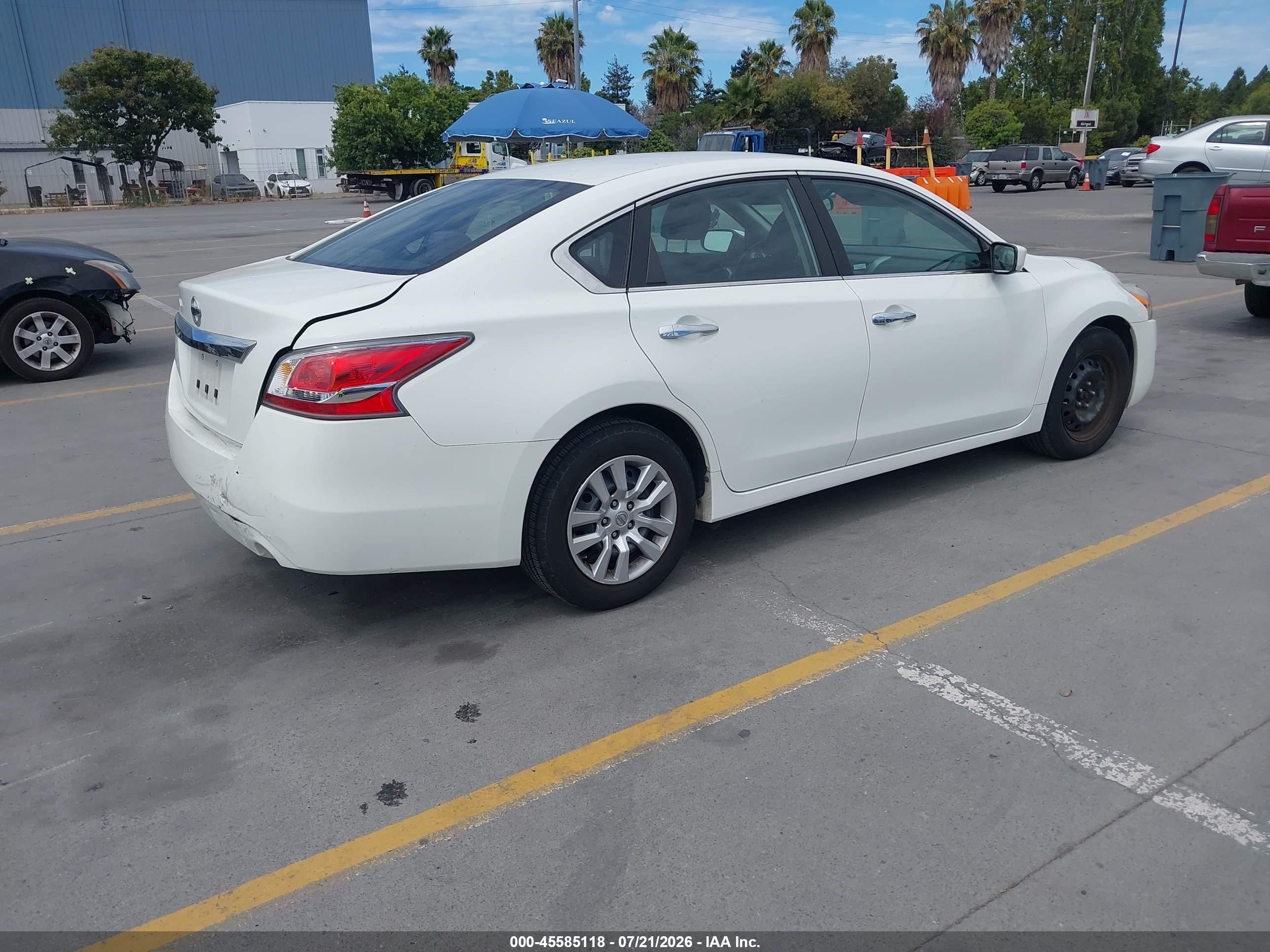 2015 Nissan Altima 2.5 White vin: 1N4AL3AP3FC433365
