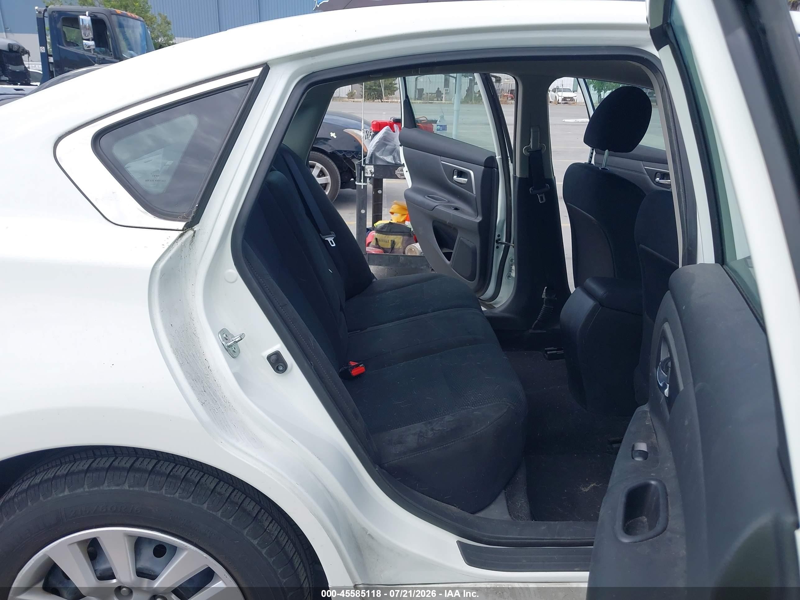 2015 Nissan Altima 2.5 White vin: 1N4AL3AP3FC433365