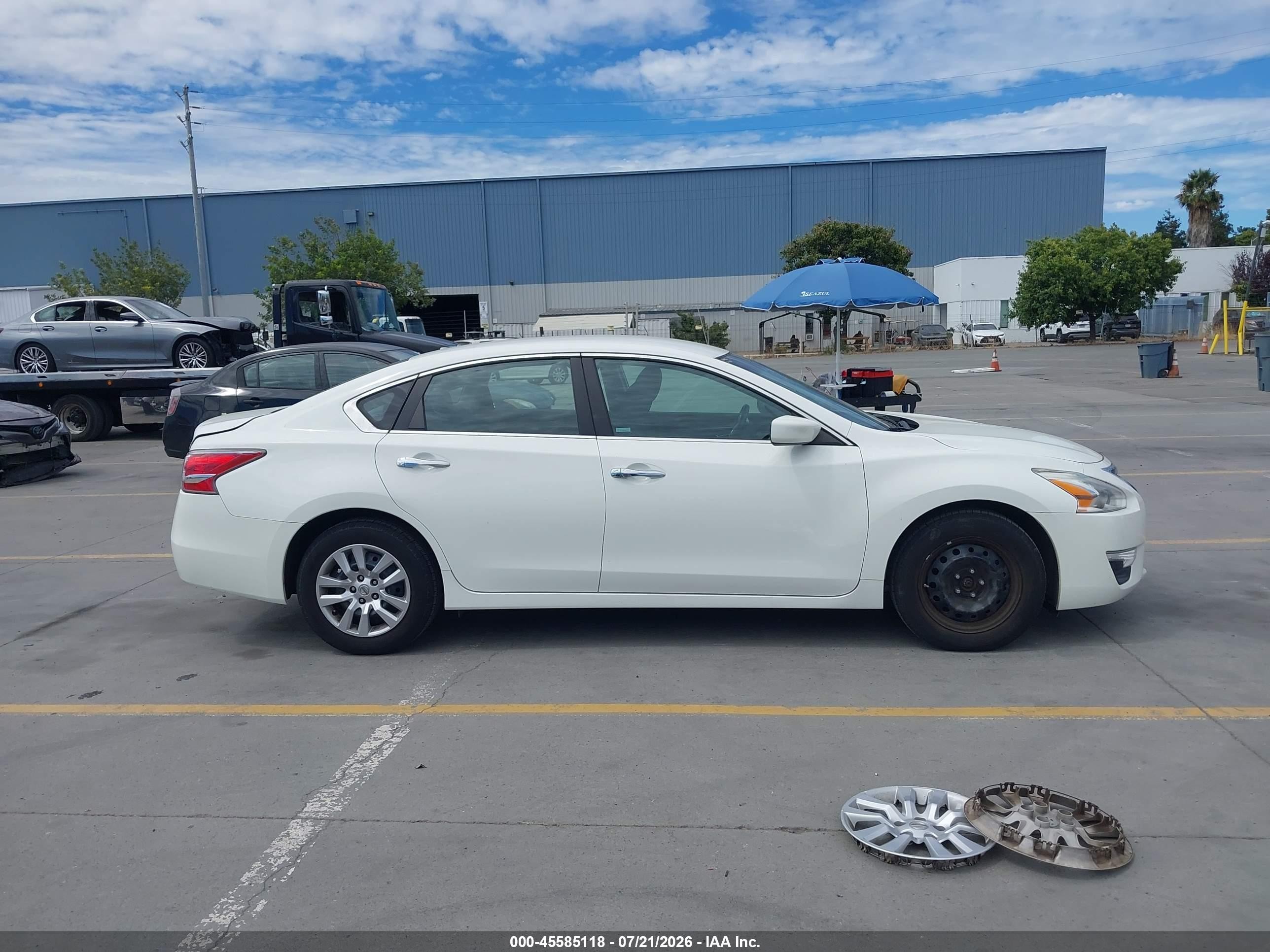 2015 Nissan Altima 2.5 White vin: 1N4AL3AP3FC433365