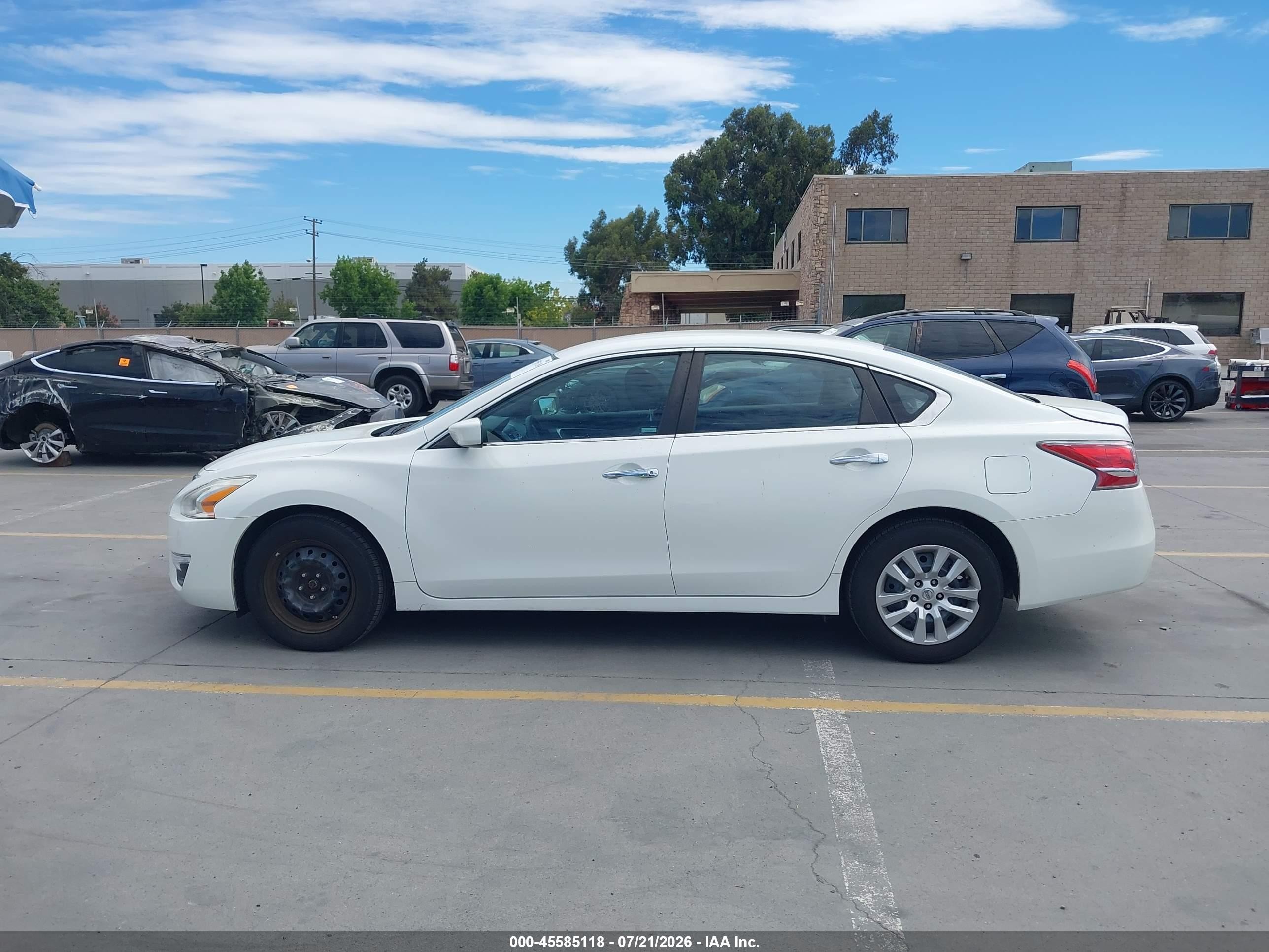 2015 Nissan Altima 2.5 White vin: 1N4AL3AP3FC433365